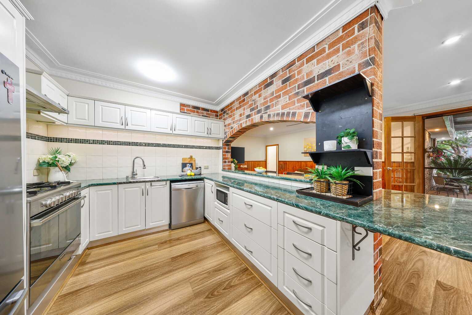 137 LONGHURST ROAD Minto