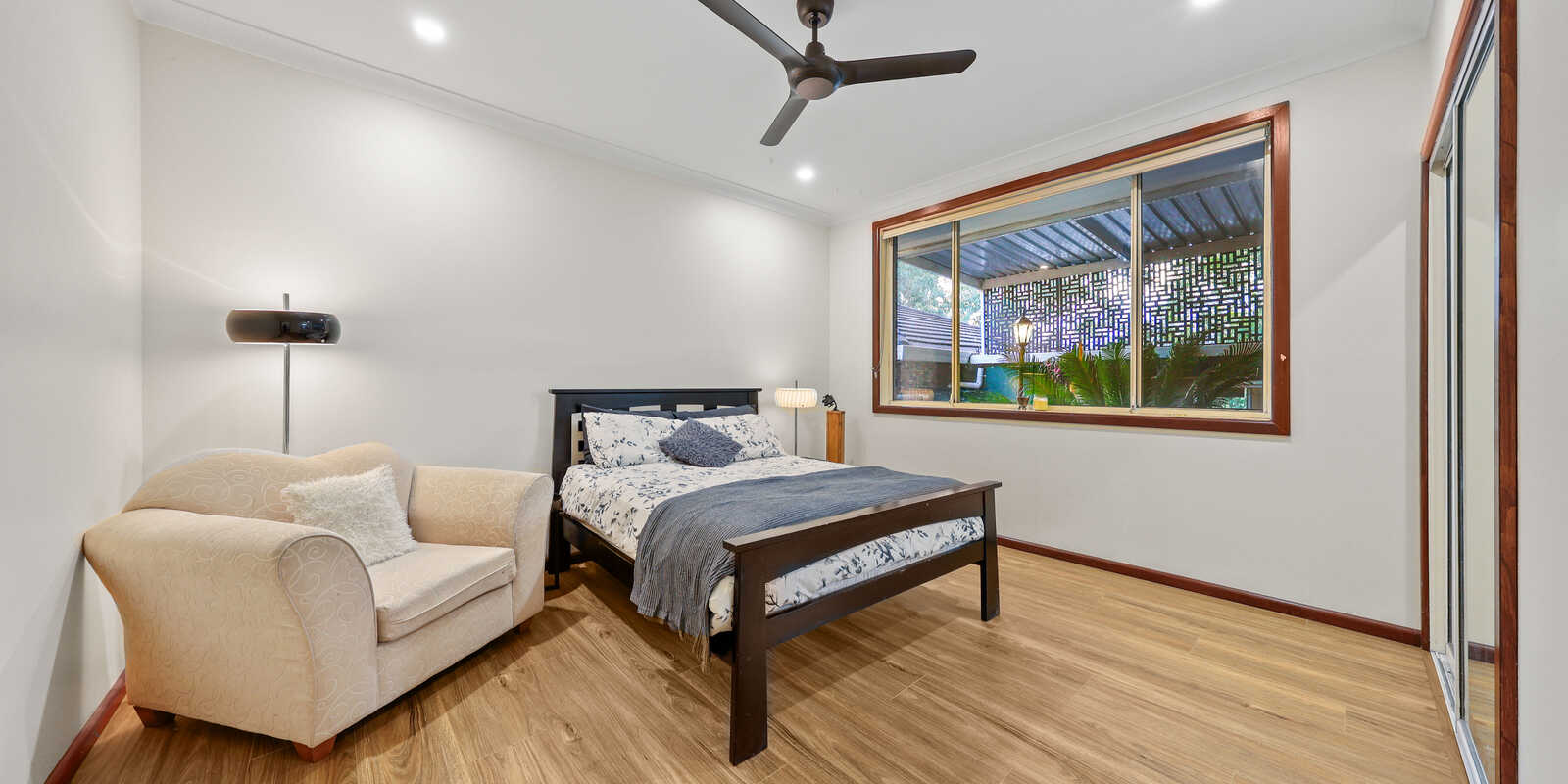 137 LONGHURST ROAD Minto