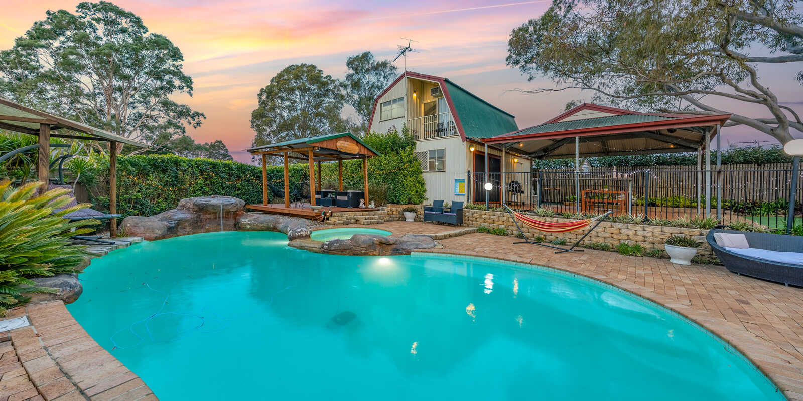 137 LONGHURST ROAD Minto