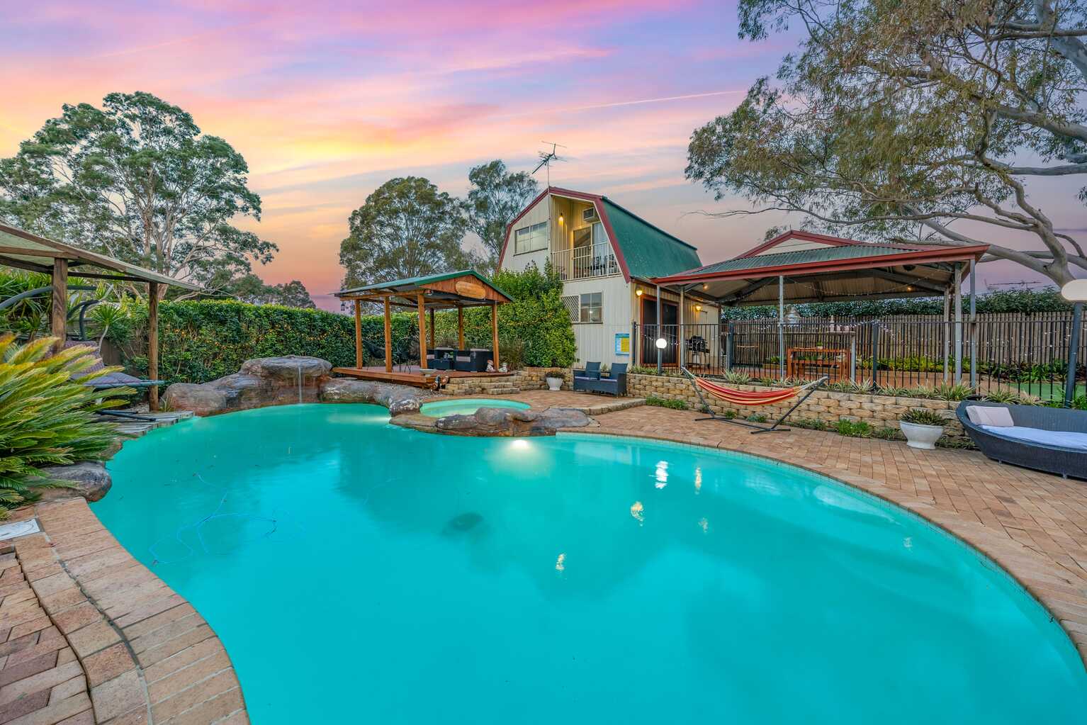 137 LONGHURST ROAD Minto