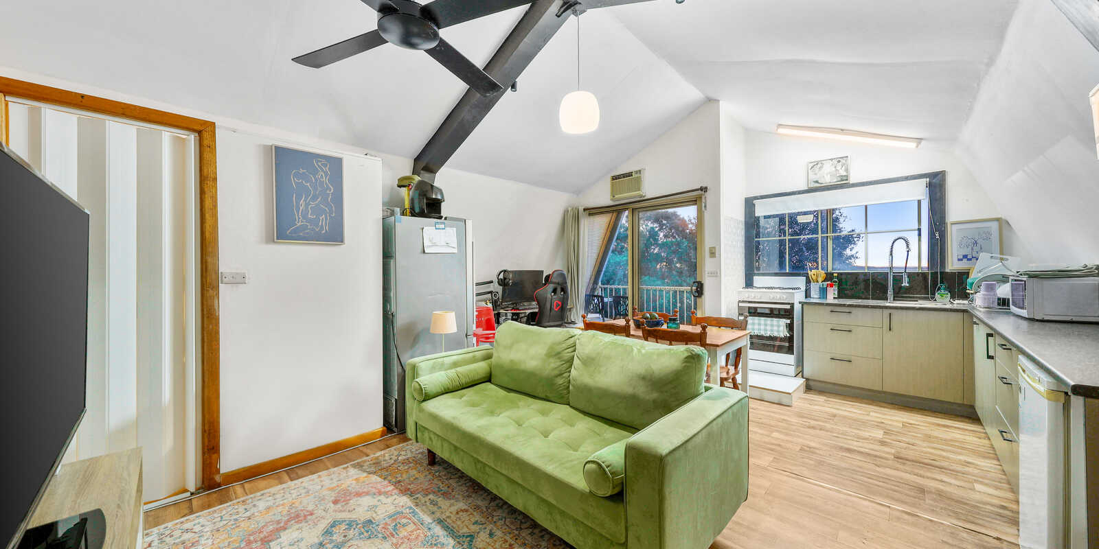 137 LONGHURST ROAD Minto