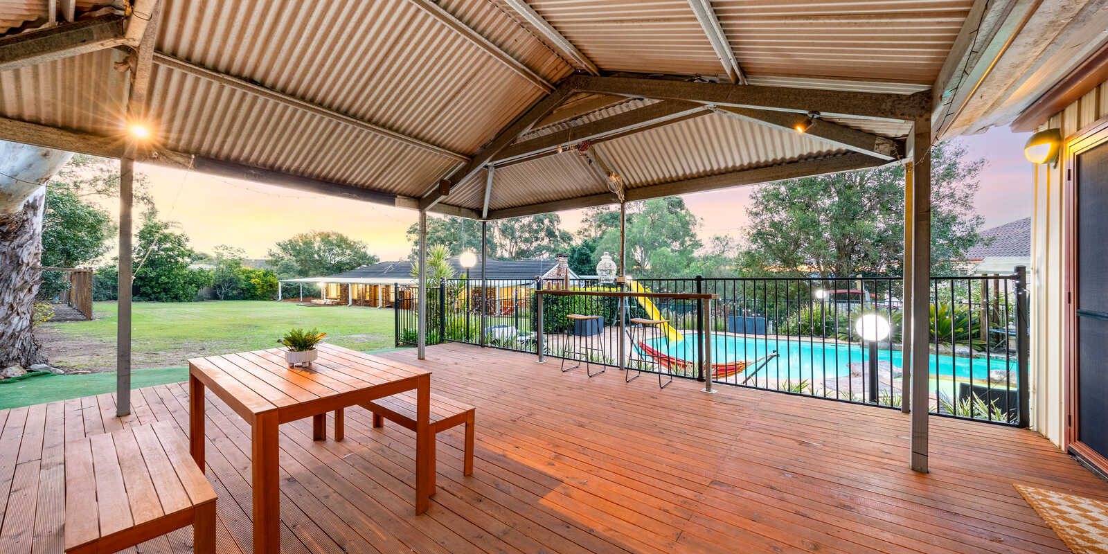 137 LONGHURST ROAD Minto