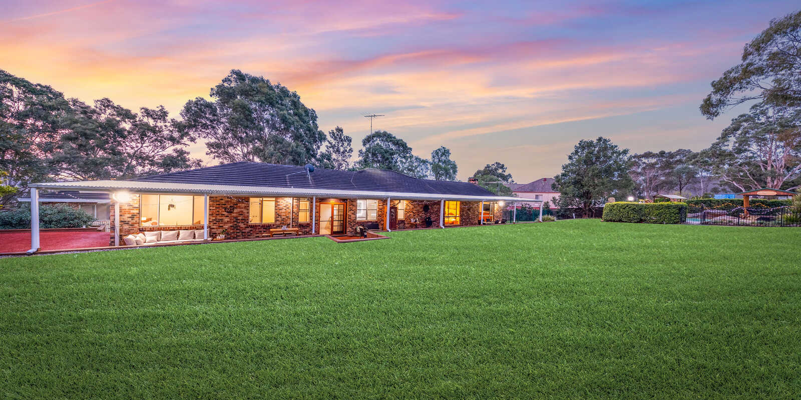 137 LONGHURST ROAD Minto