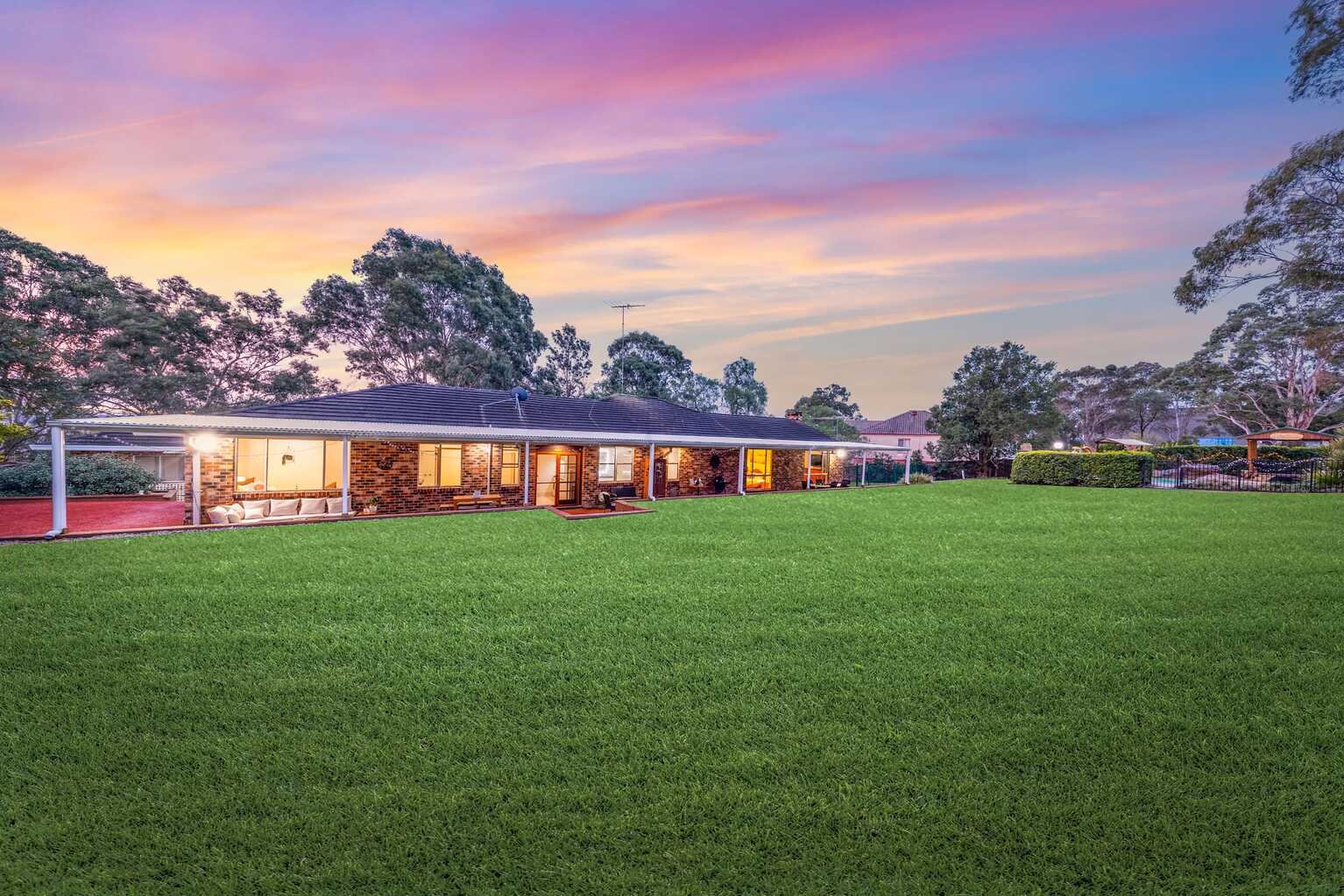 137 LONGHURST ROAD Minto