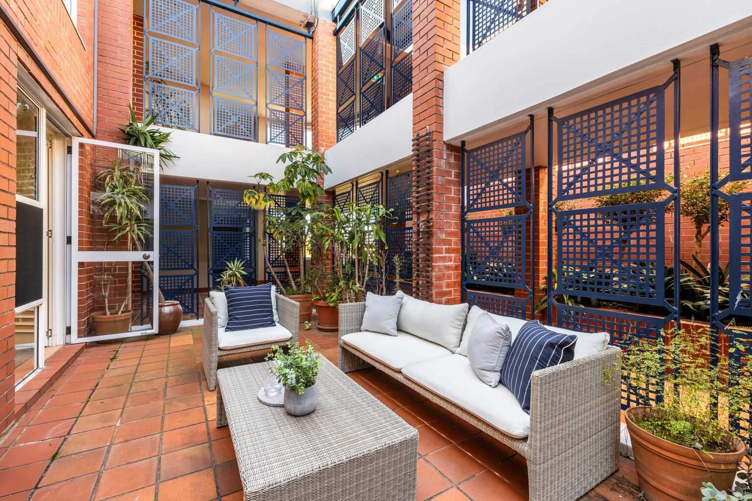 2/8 Heydon Street Mosman 2/8 Heydon Street Mosman