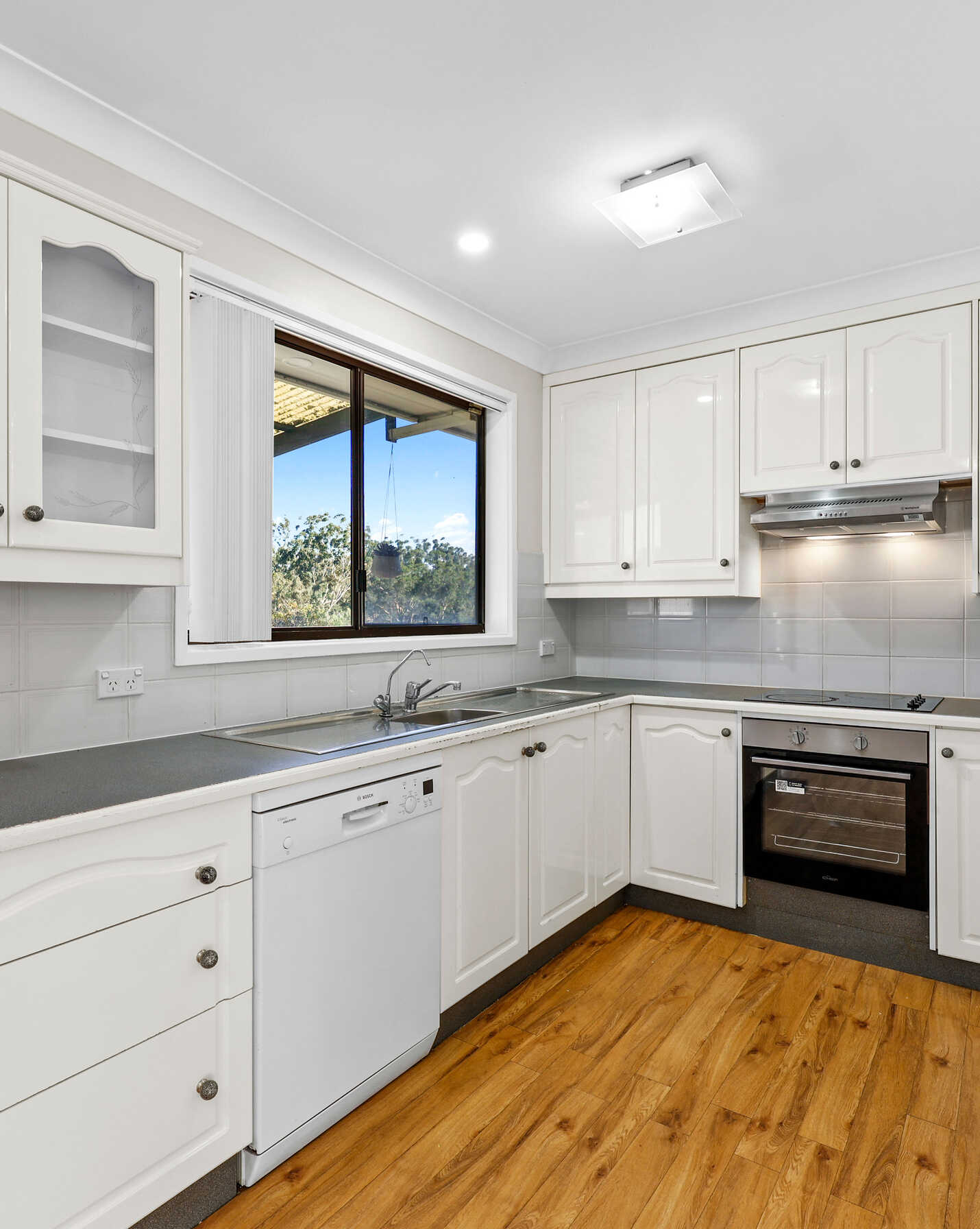 3 Shoalhaven Street Ruse, Ruse - Thumbnail 7