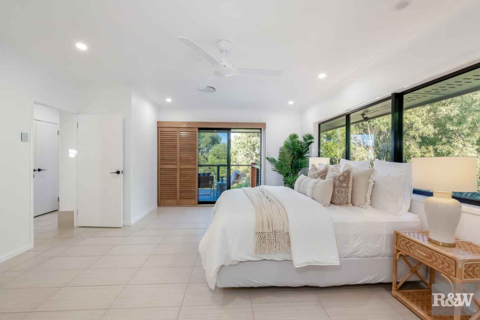 126 Sylvan Drive Moore Park Beach 126 Sylvan Drive Moore Park Beach