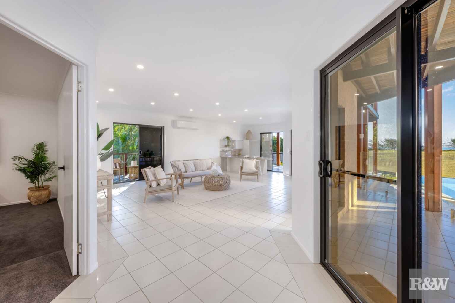 126 Sylvan Drive Moore Park Beach 126 Sylvan Drive Moore Park Beach