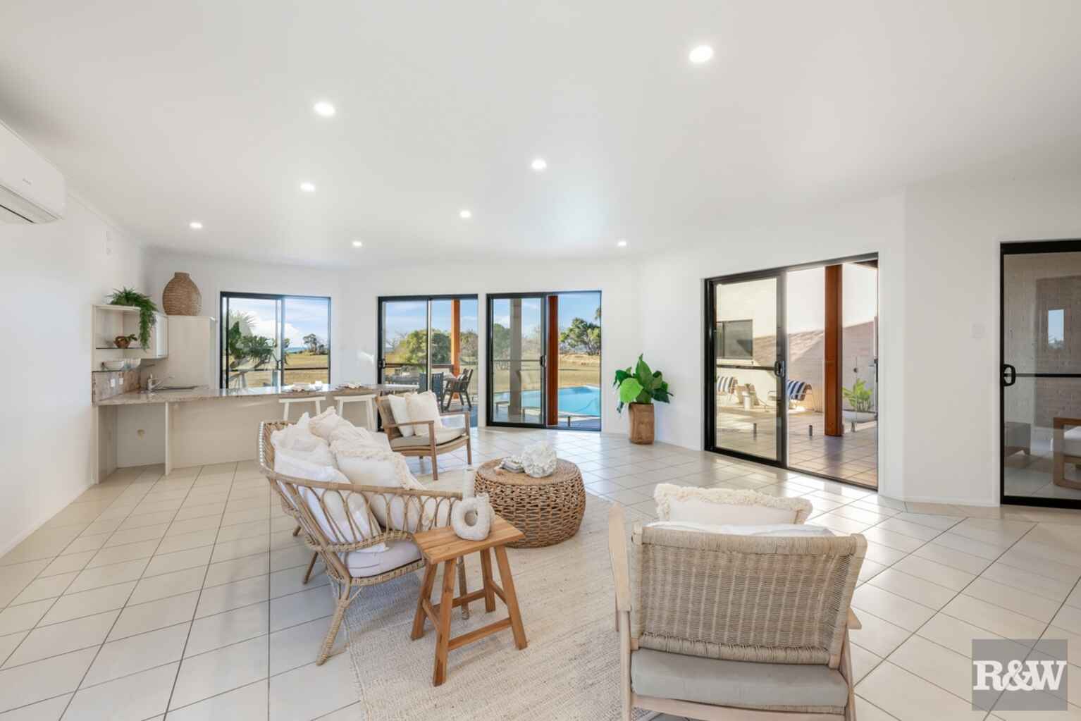 126 Sylvan Drive Moore Park Beach 126 Sylvan Drive Moore Park Beach