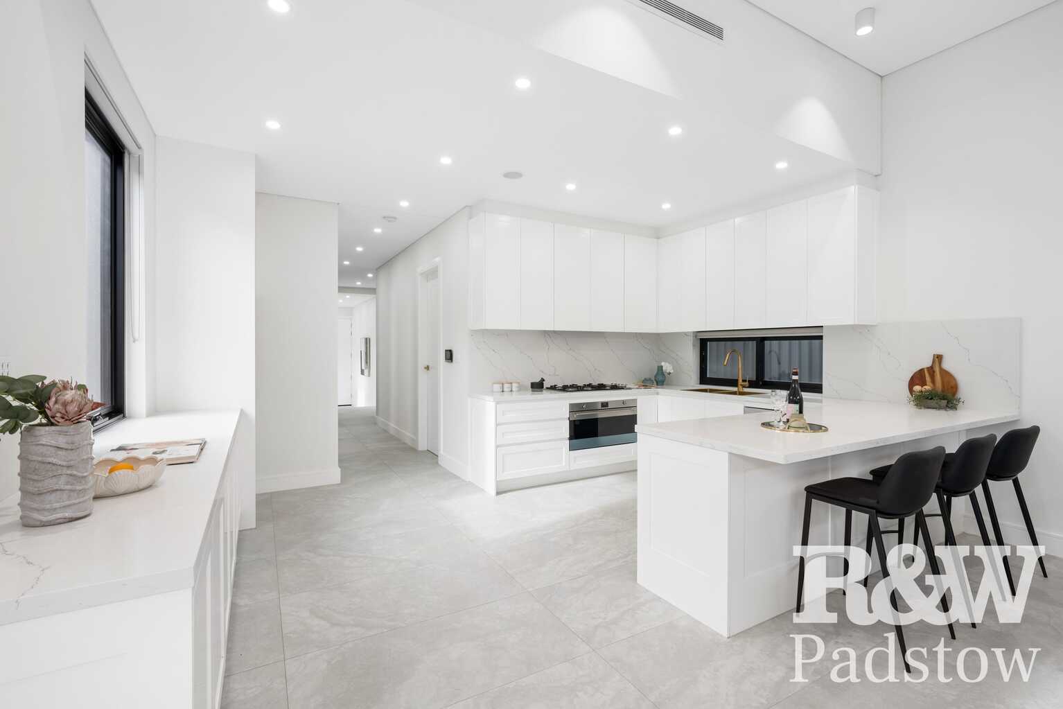 7A Holland Crescent Casula 7A Holland Crescent Casula
