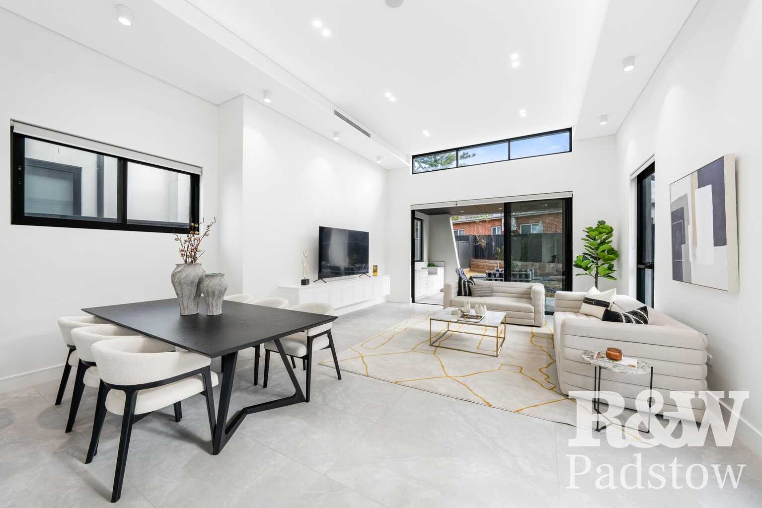 7A Holland Crescent Casula 7A Holland Crescent Casula