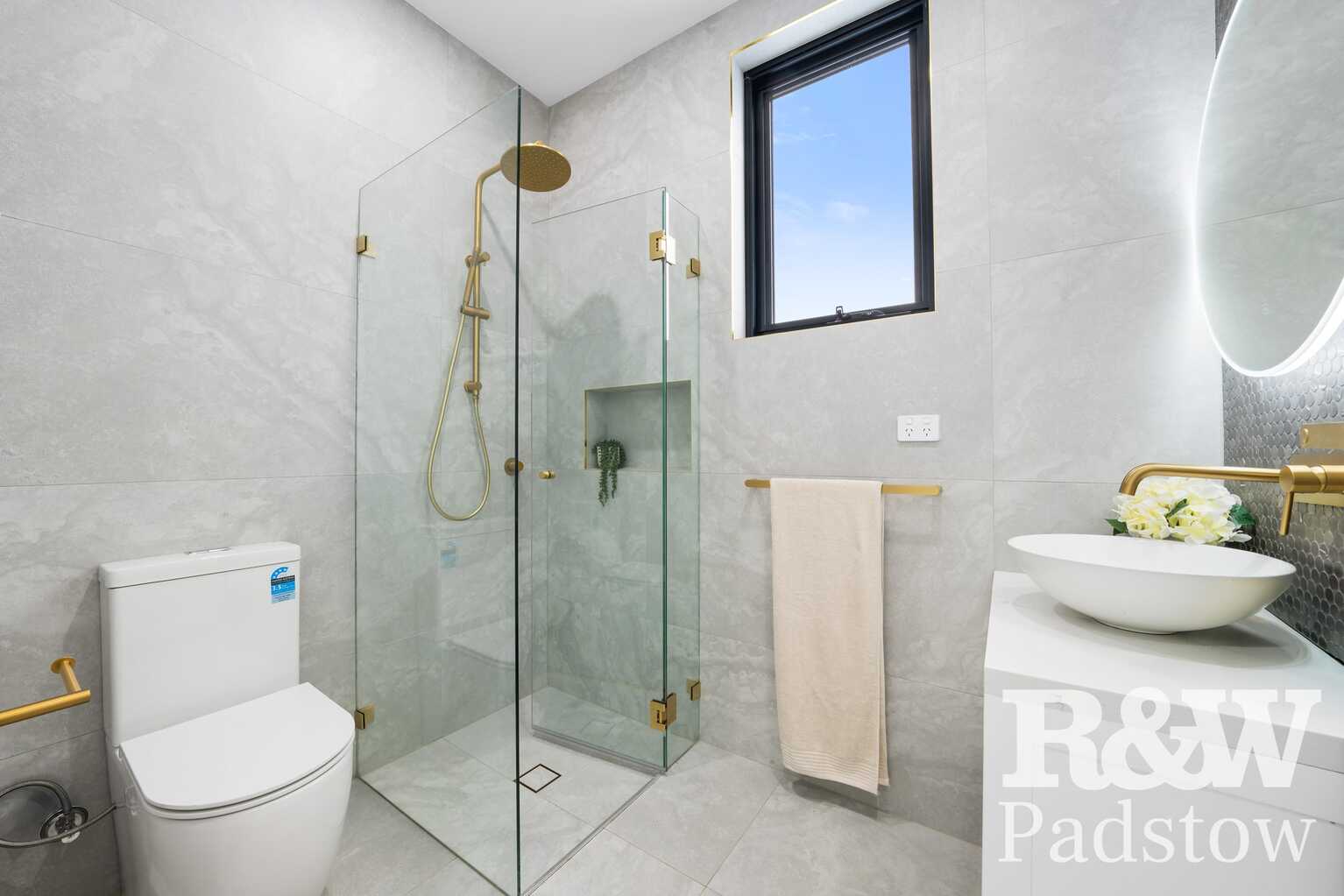 7A Holland Crescent Casula 7A Holland Crescent Casula