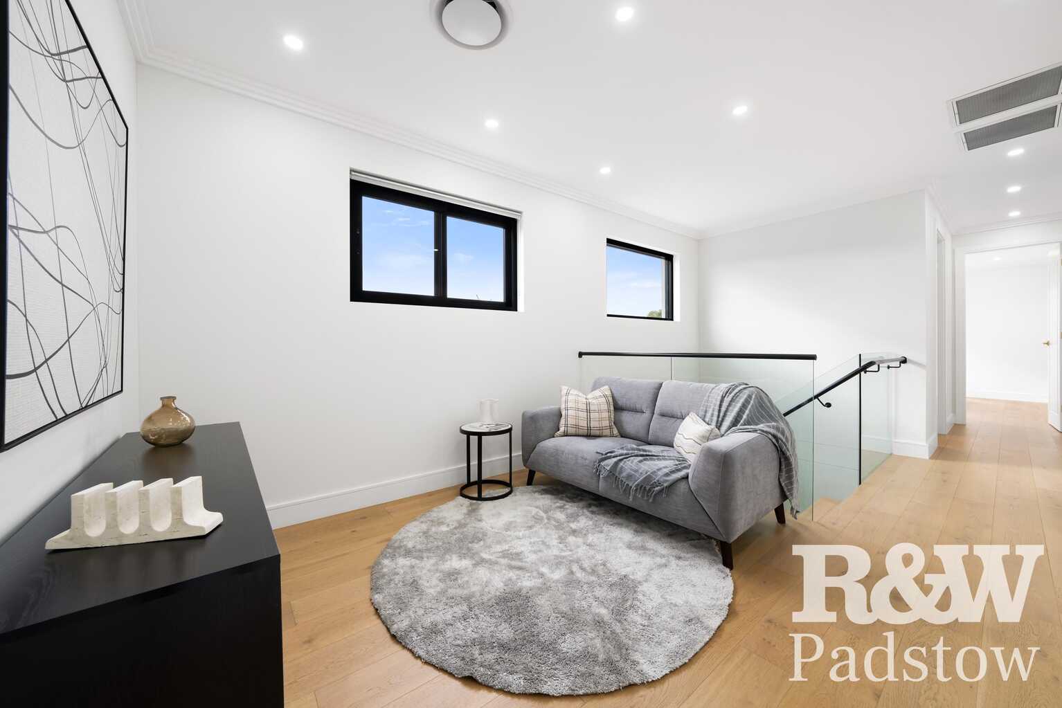 7A Holland Crescent Casula 7A Holland Crescent Casula
