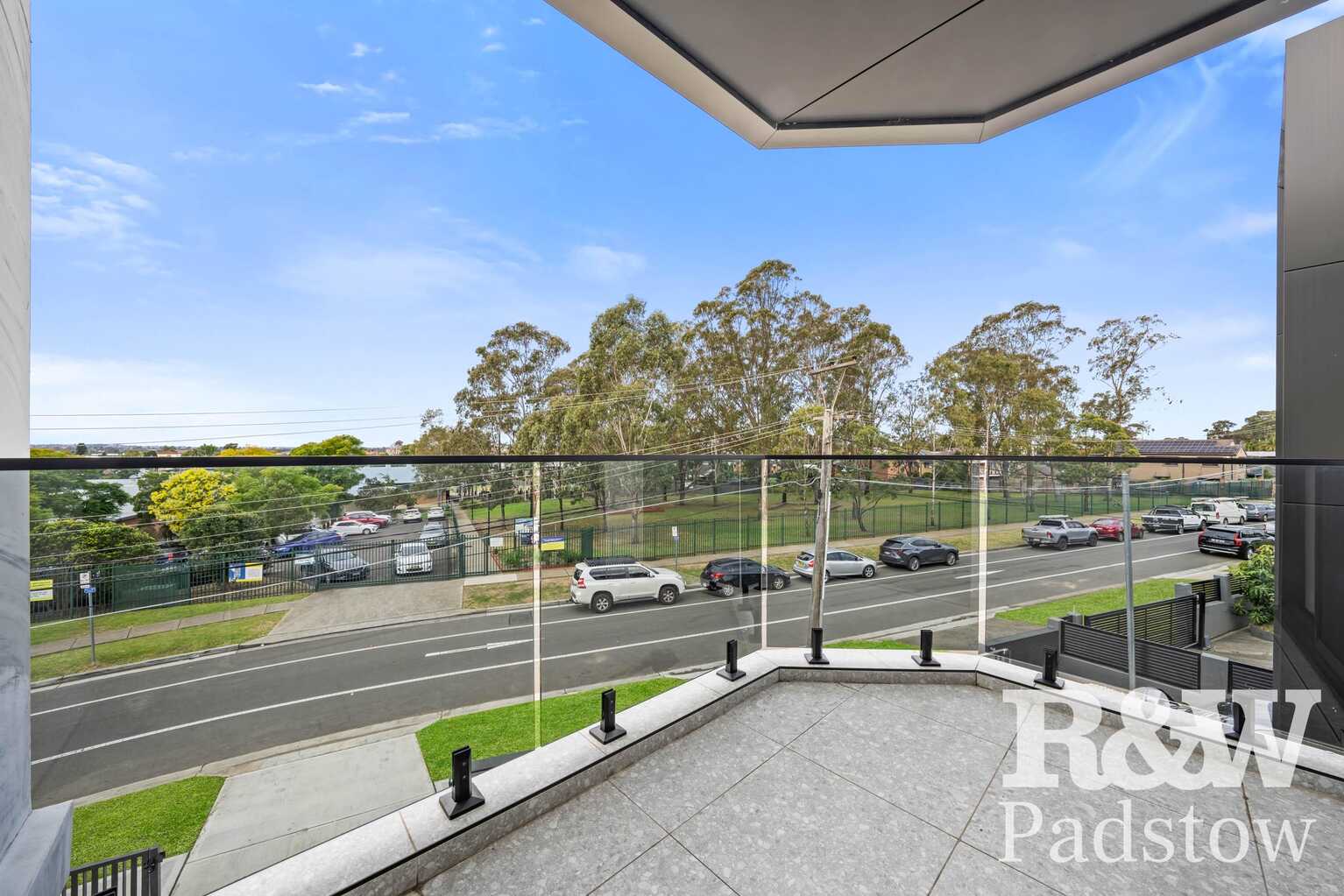 7A Holland Crescent Casula 7A Holland Crescent Casula