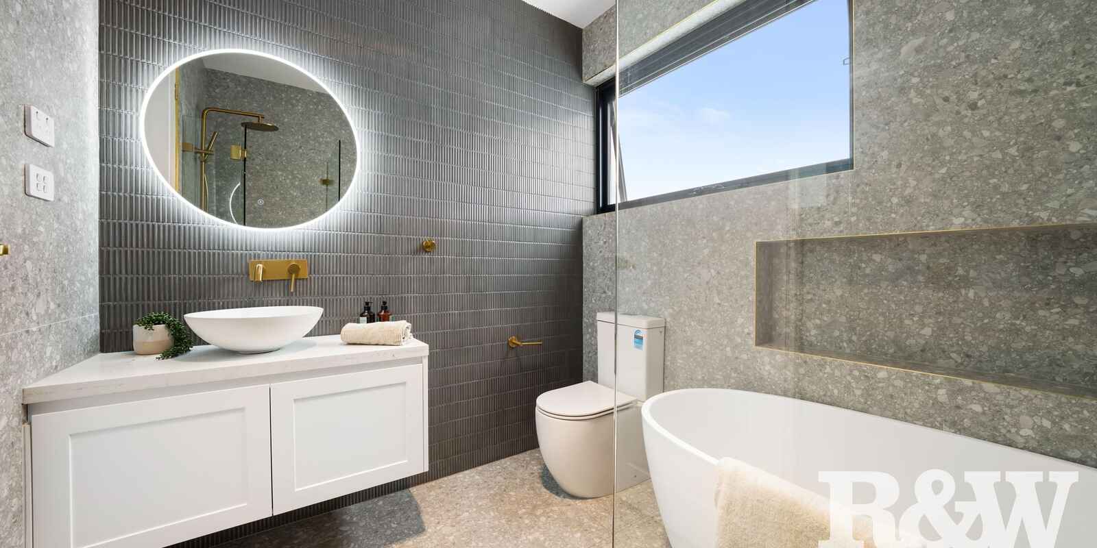 7A Holland Crescent Casula 7A Holland Crescent Casula