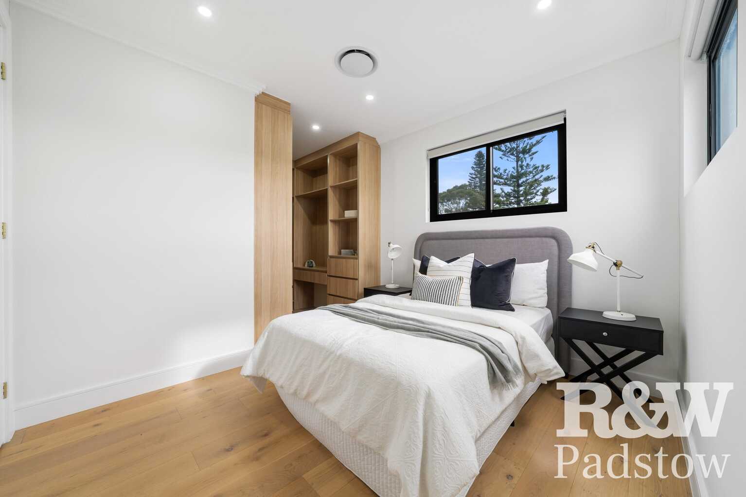 7A Holland Crescent Casula 7A Holland Crescent Casula