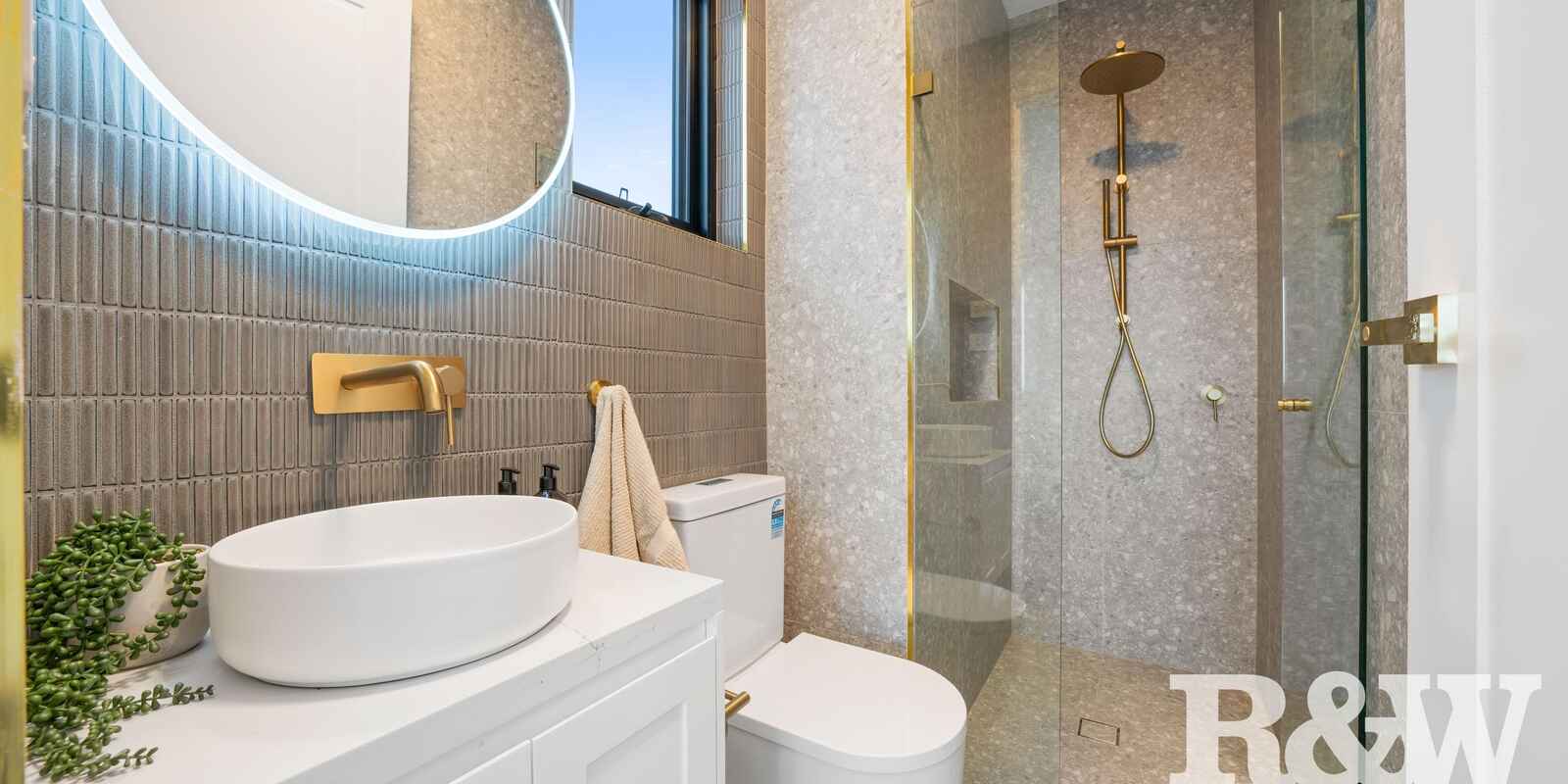 7A Holland Crescent Casula 7A Holland Crescent Casula