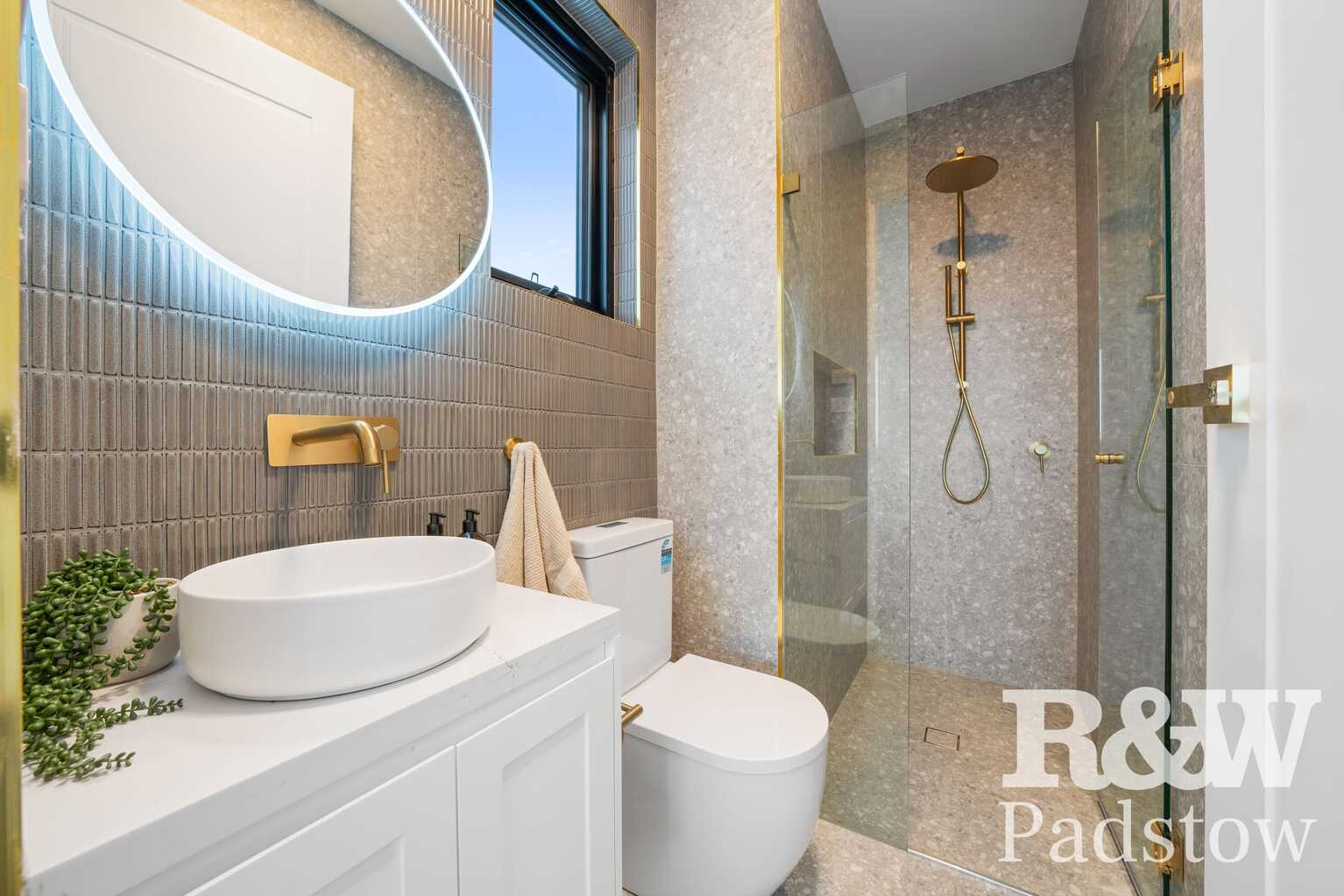 7A Holland Crescent Casula 7A Holland Crescent Casula