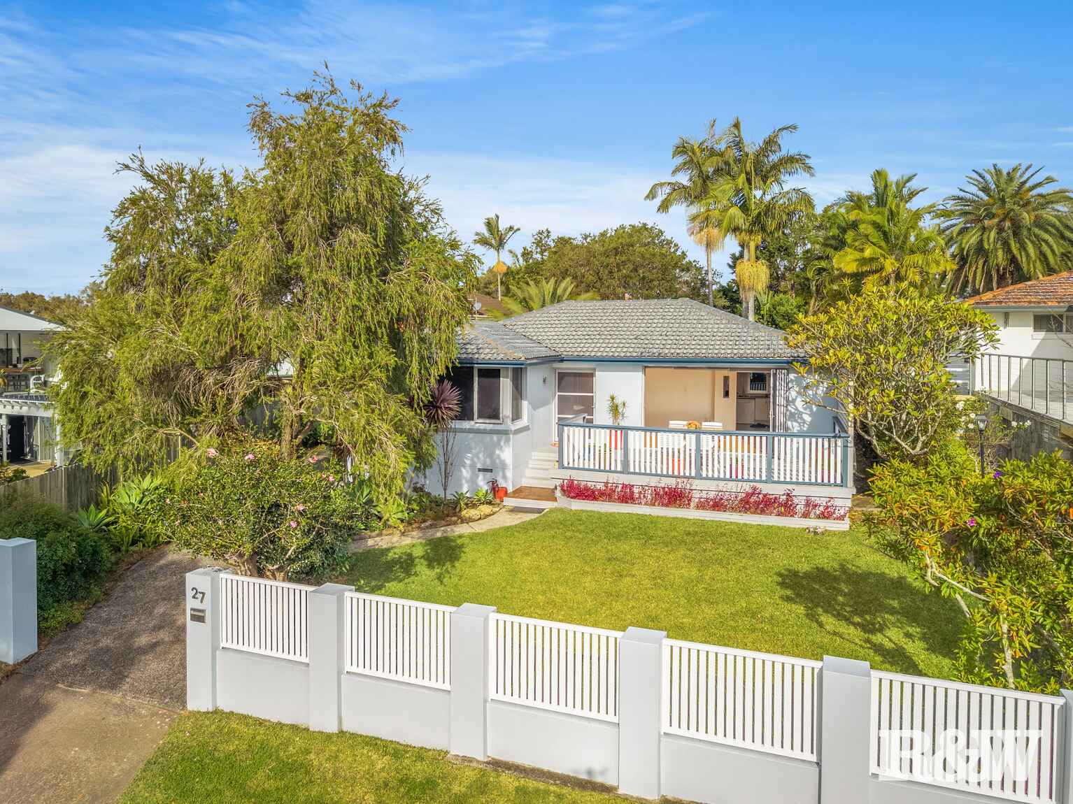 27 Matthews Parade Point Clare