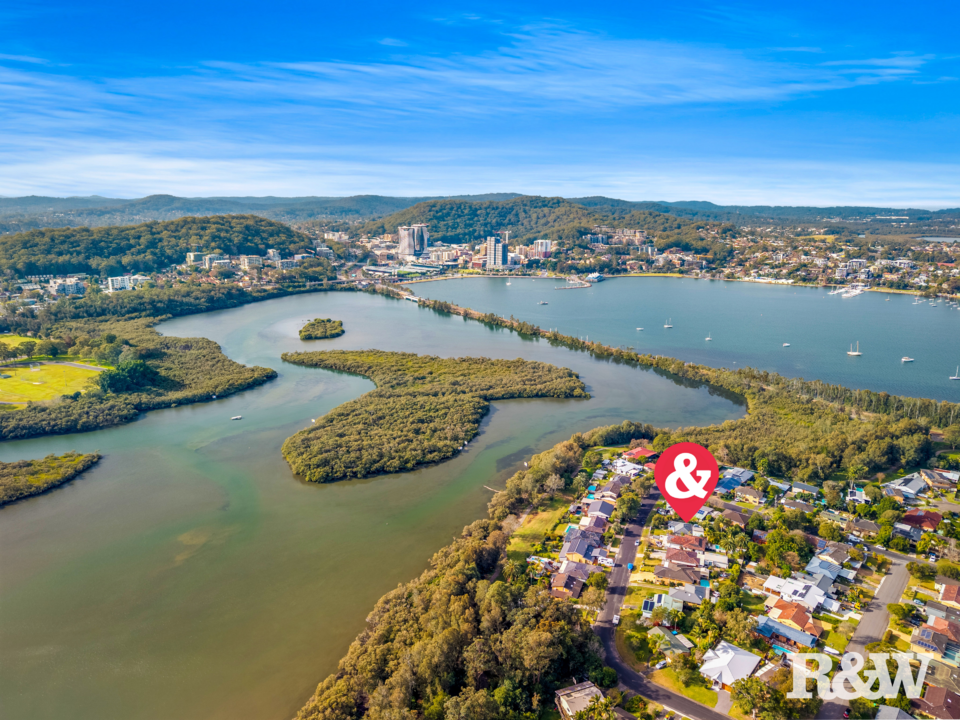 27 Matthews Parade Point Clare