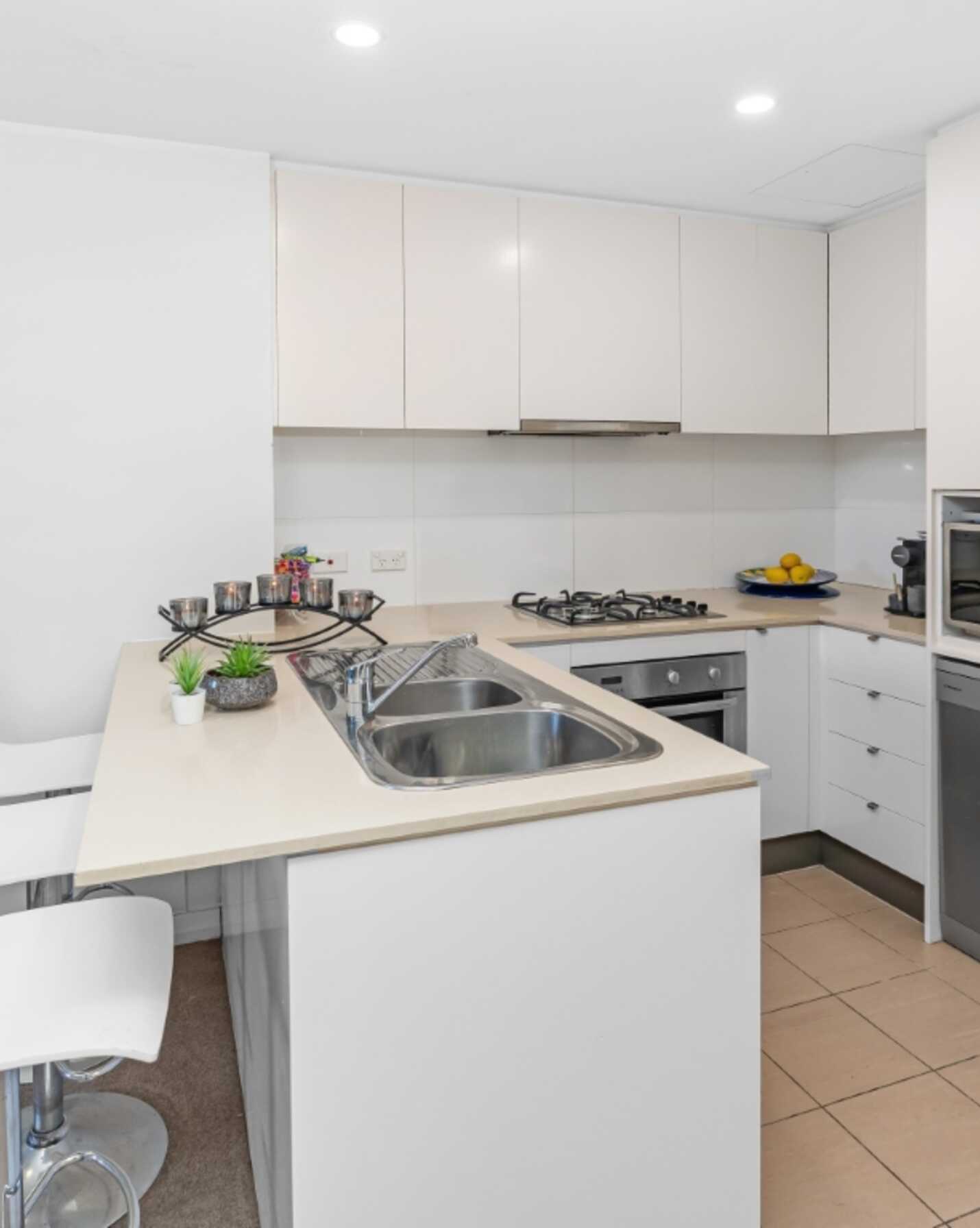 427/16 MARINE PARADE Wentworth Point, Point - Thumbnail 4