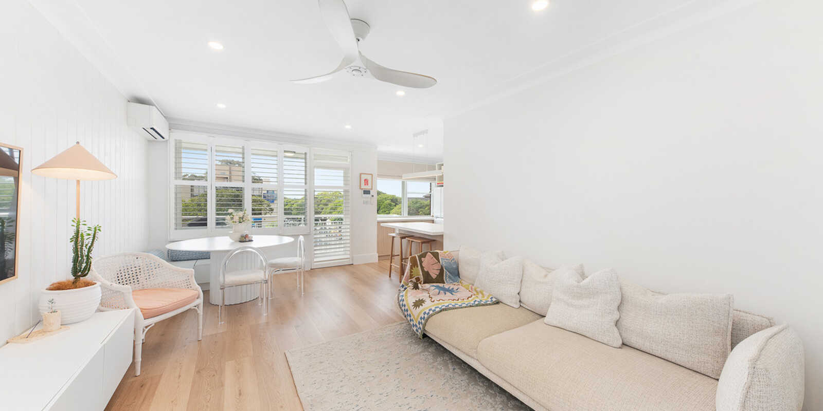 8/492 Military Road (entry via Hale Road) Mosman 8/492 Military Road (entry via Hale Road) Mosman