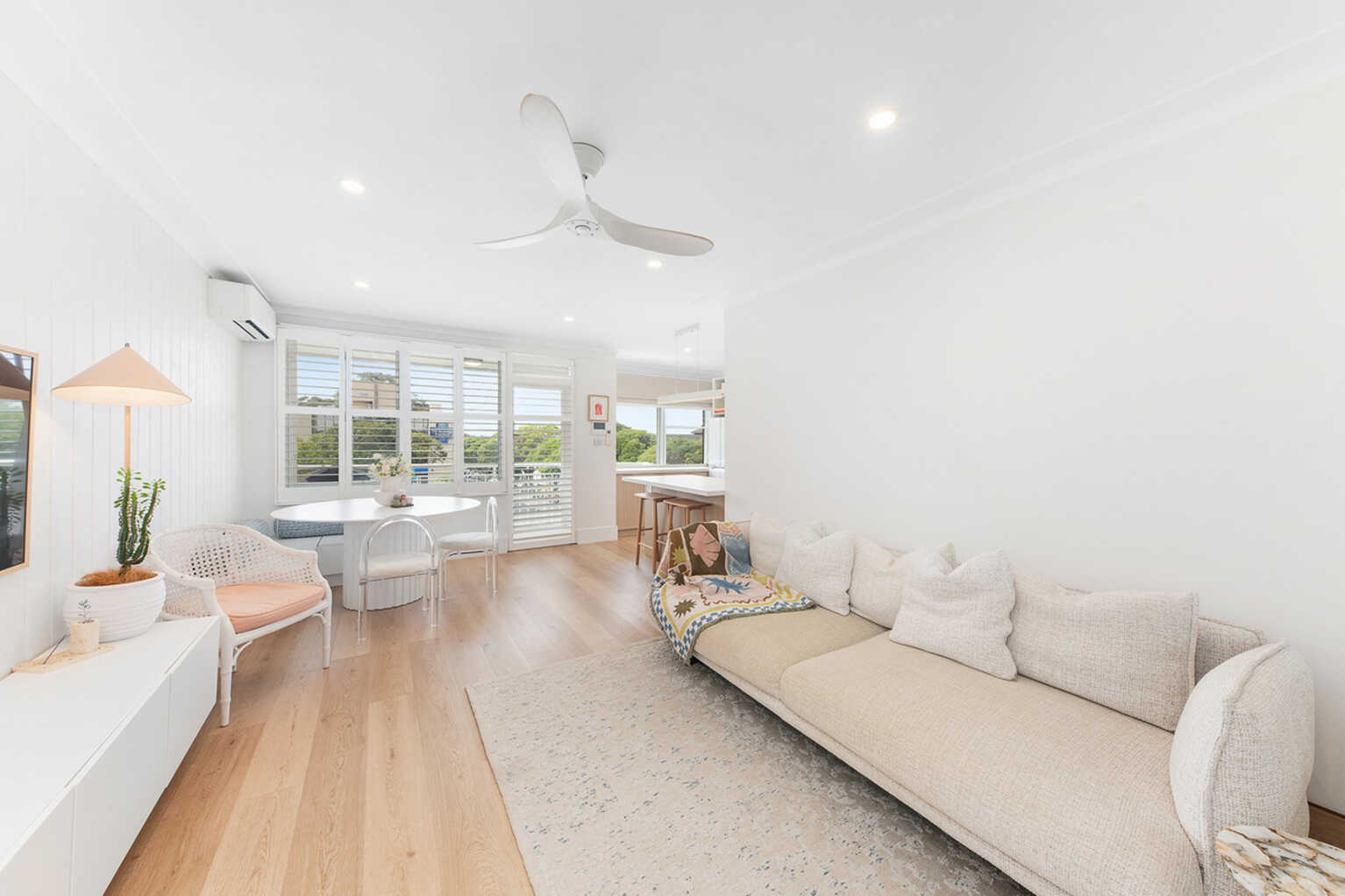 8/492 Military Road (entry via Hale Road) Mosman 8/492 Military Road (entry via Hale Road) Mosman