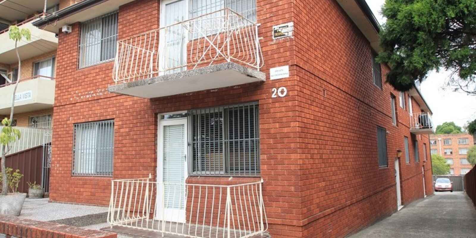 2/20 Bayley Street Marrickville