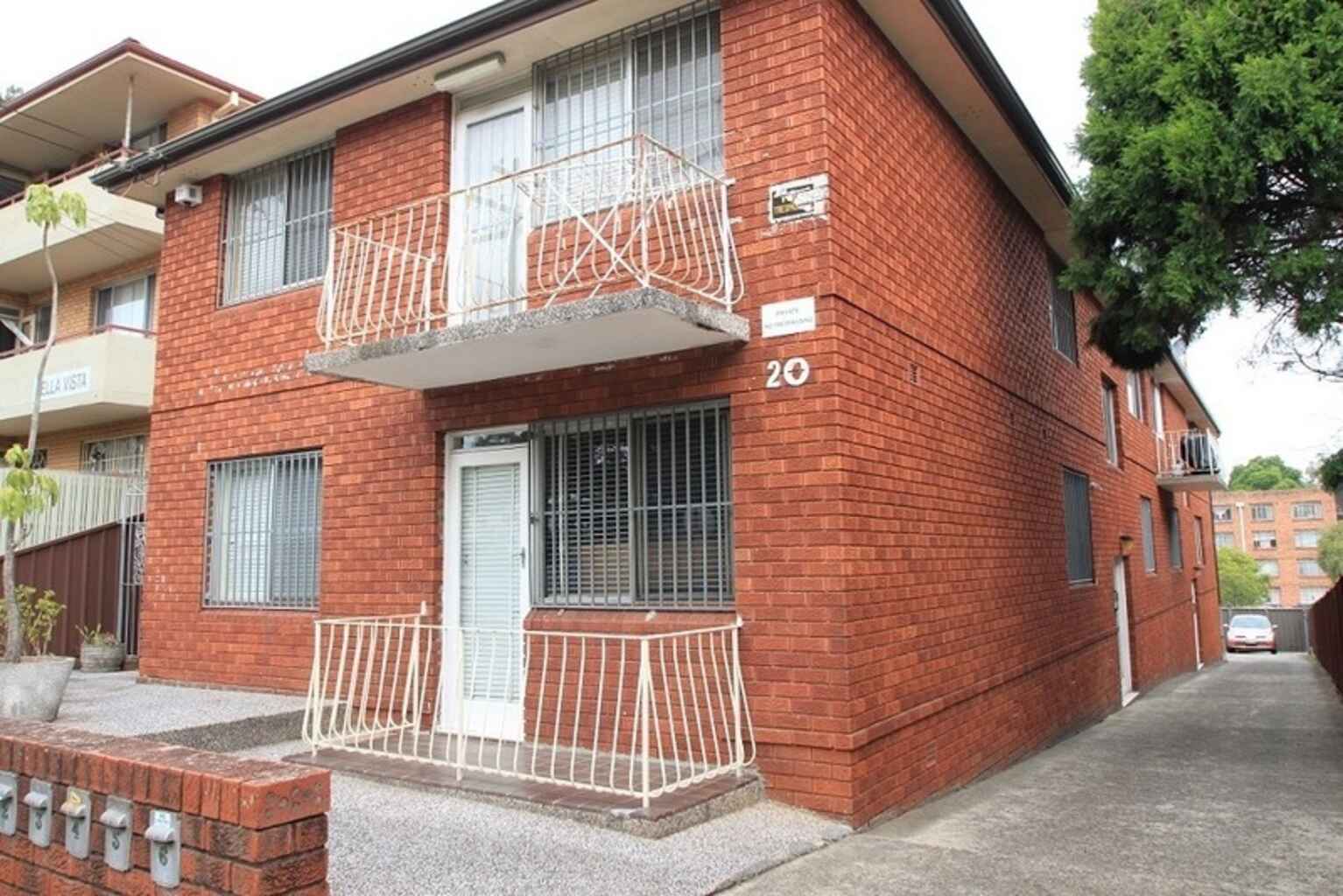 2/20 Bayley Street Marrickville