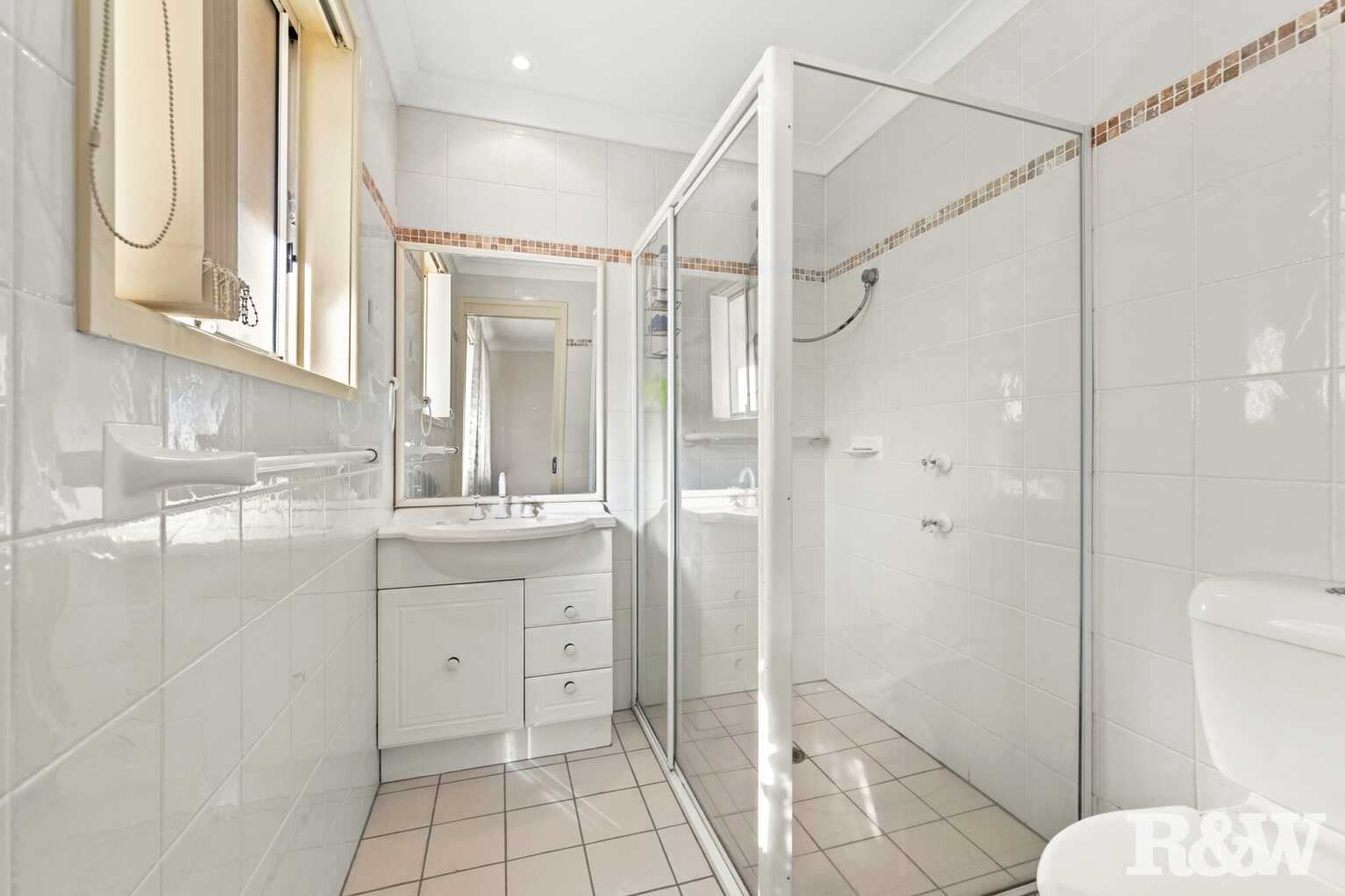 2/16 Warwick Street Blackwall 2/16 Warwick Street Blackwall