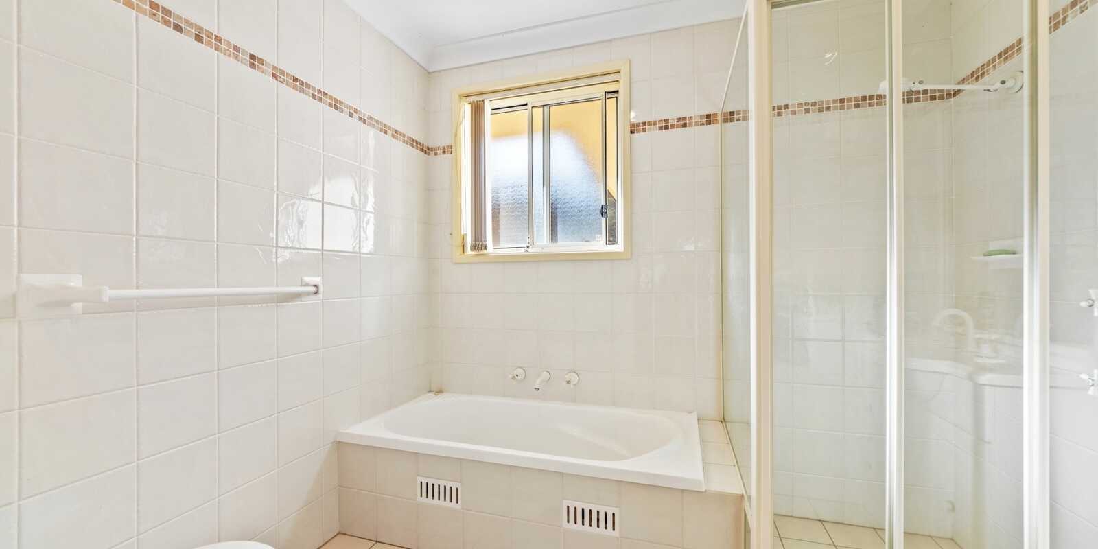 2/16 Warwick Street Blackwall 2/16 Warwick Street Blackwall