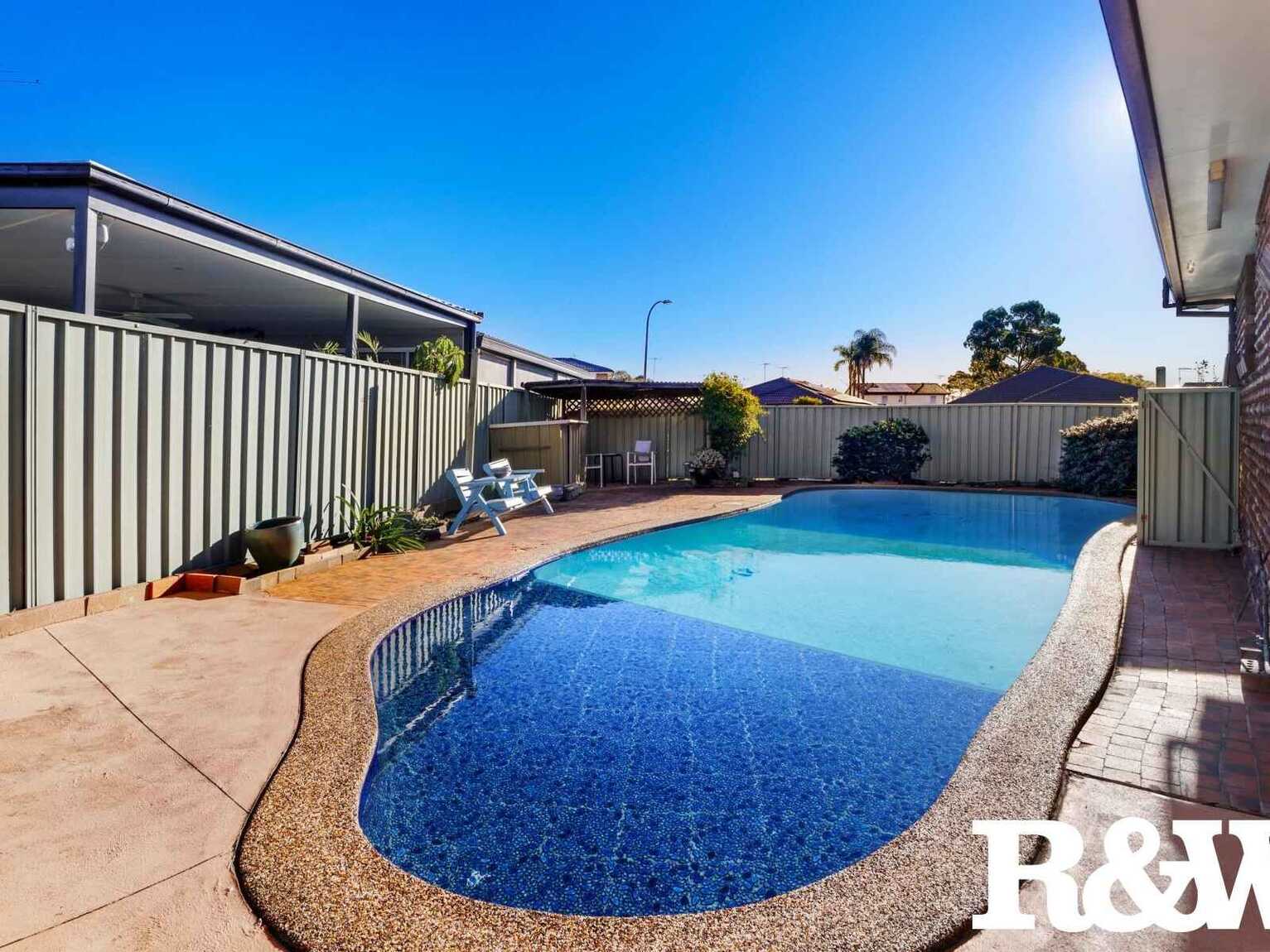 1 Tulip Place St Clair