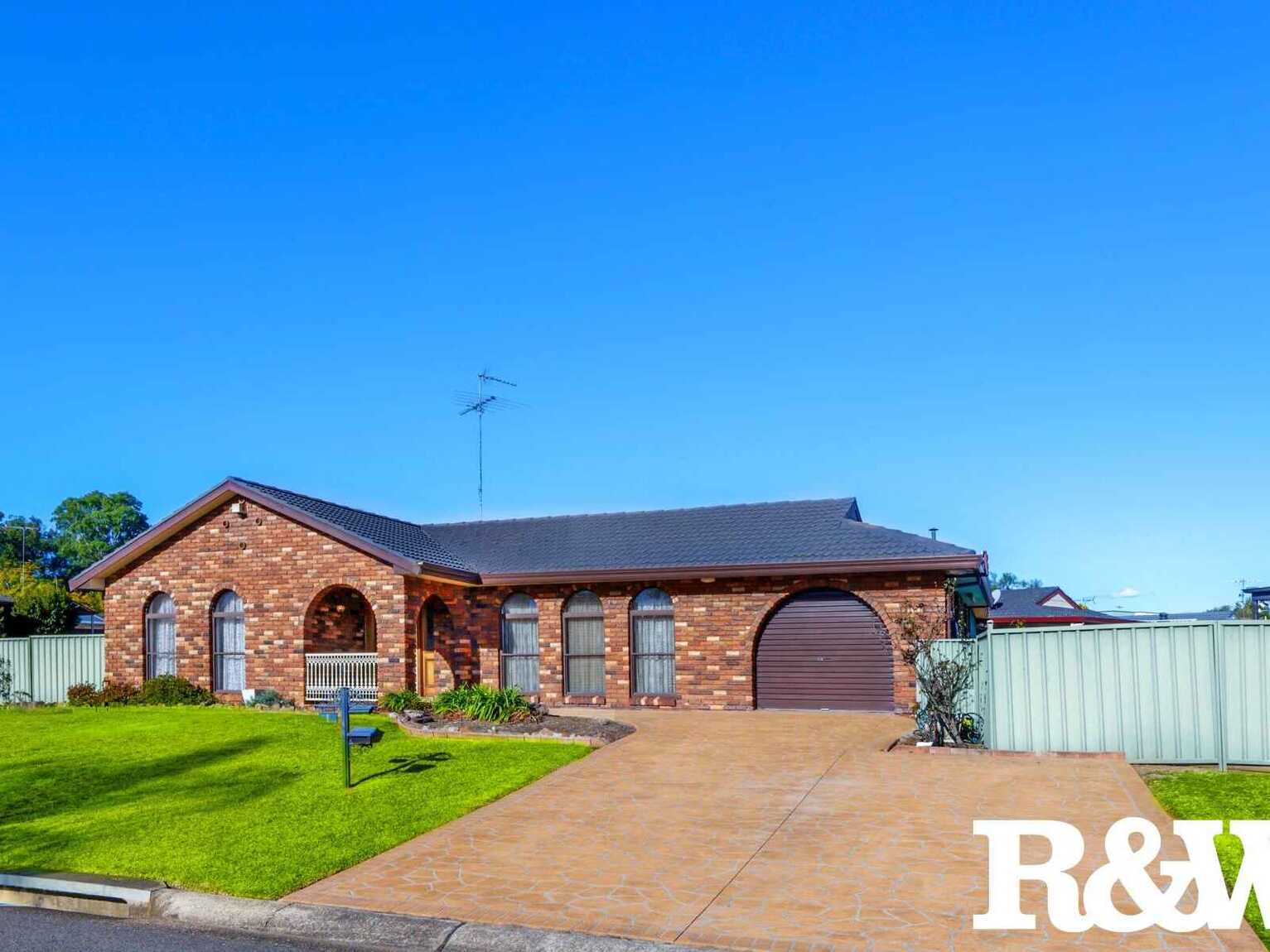 1 Tulip Place St Clair