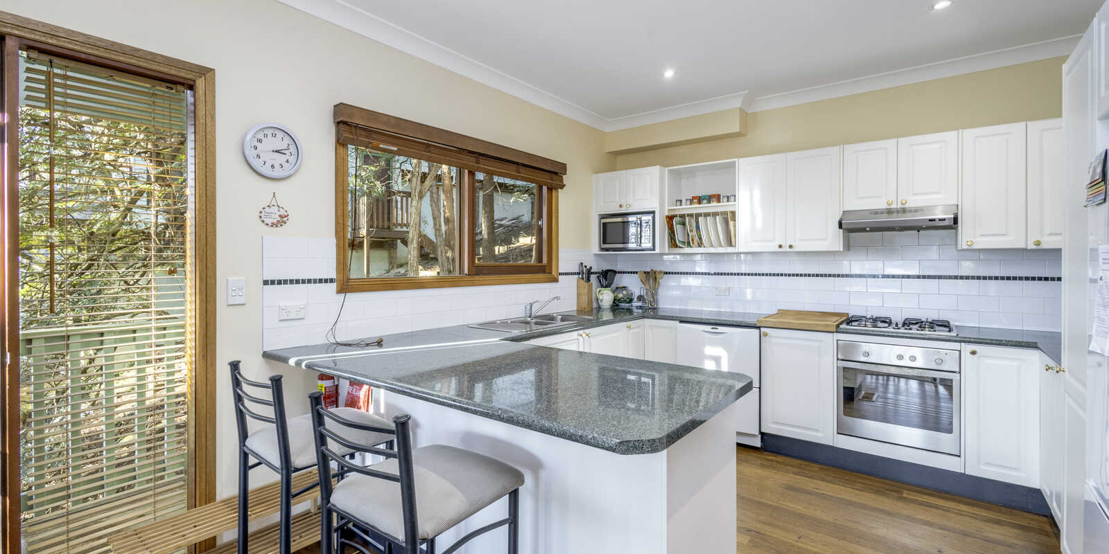 10 Innes Road Mount Victoria 10 Innes Road Mount Victoria