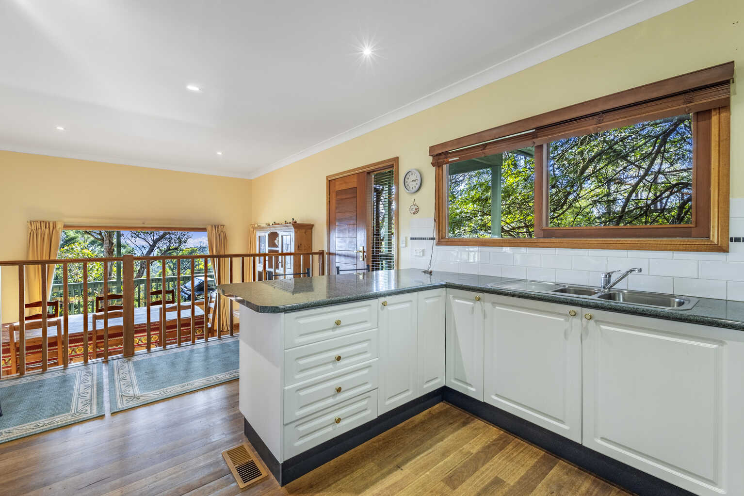 10 Innes Road Mount Victoria 10 Innes Road Mount Victoria