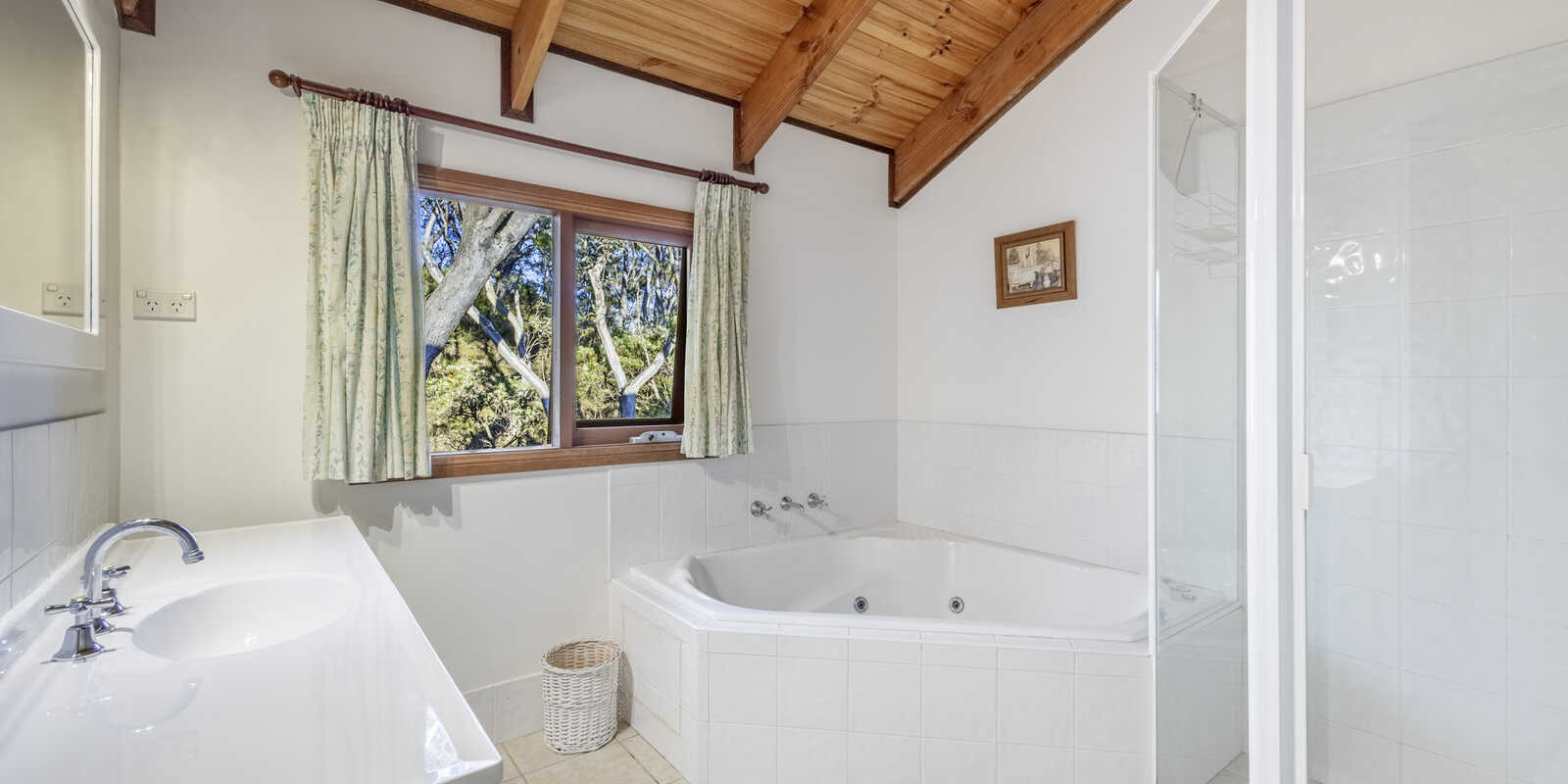 10 Innes Road Mount Victoria 10 Innes Road Mount Victoria