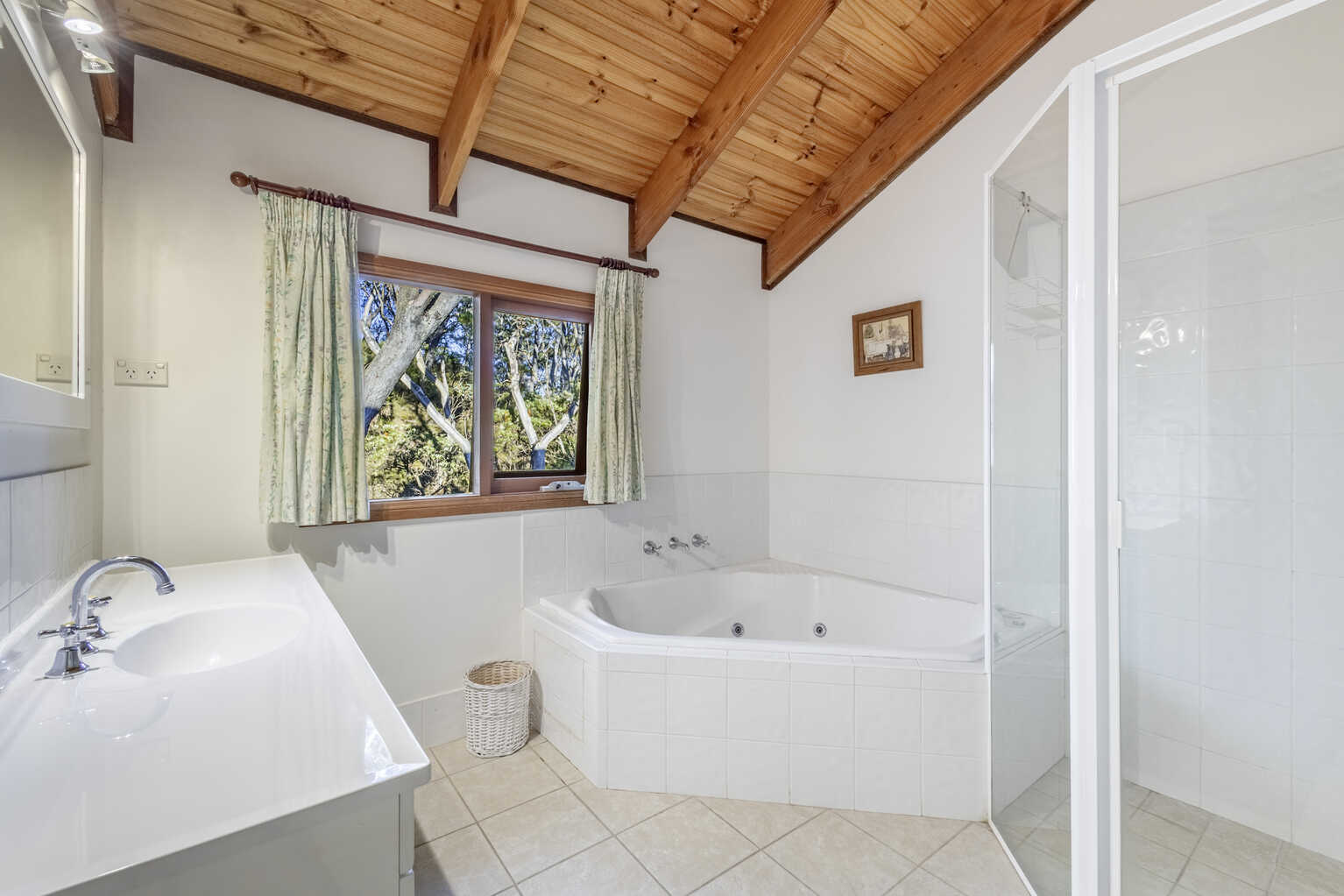 10 Innes Road Mount Victoria 10 Innes Road Mount Victoria