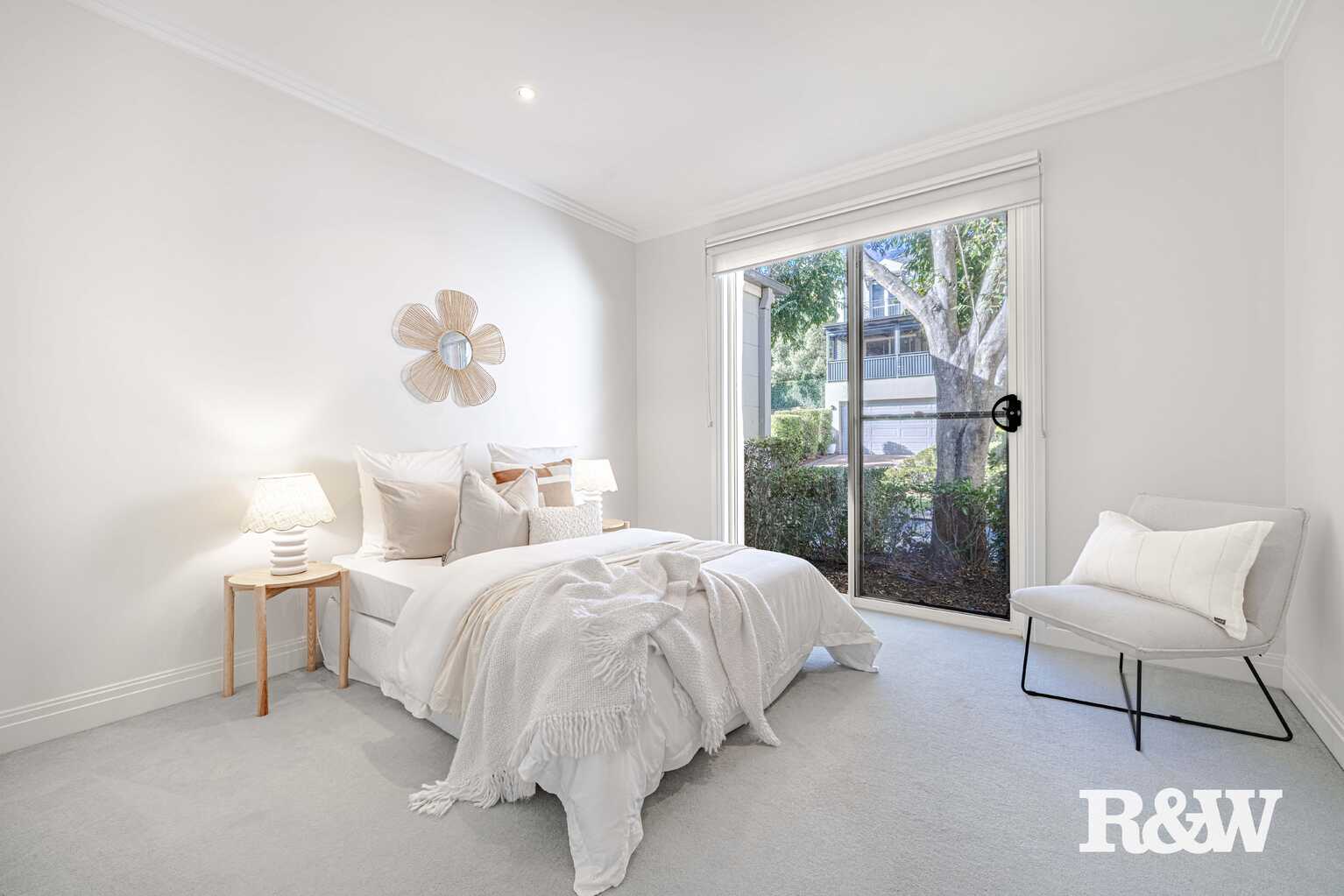 13 JANE JARVIS WAY Macquarie Links 13 JANE JARVIS WAY Macquarie Links