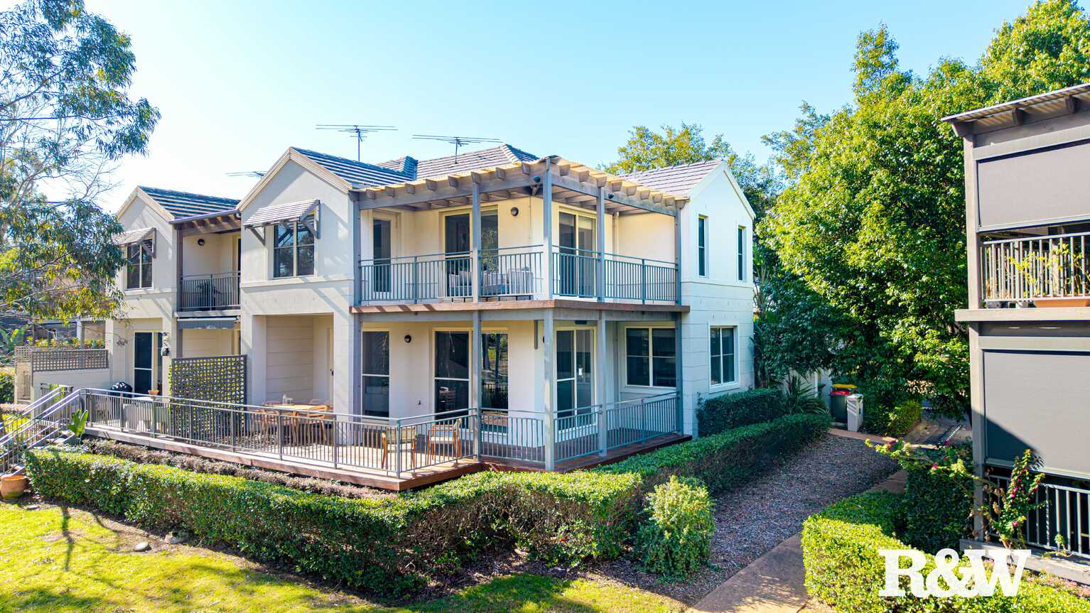 13 JANE JARVIS WAY Macquarie Links 13 JANE JARVIS WAY Macquarie Links