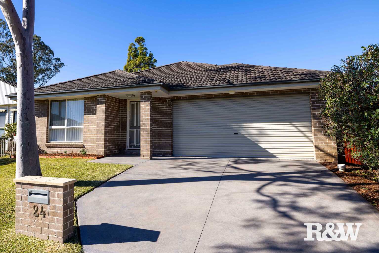24 MATTHEWS SQUARE Ingleburn 24 MATTHEWS SQUARE Ingleburn