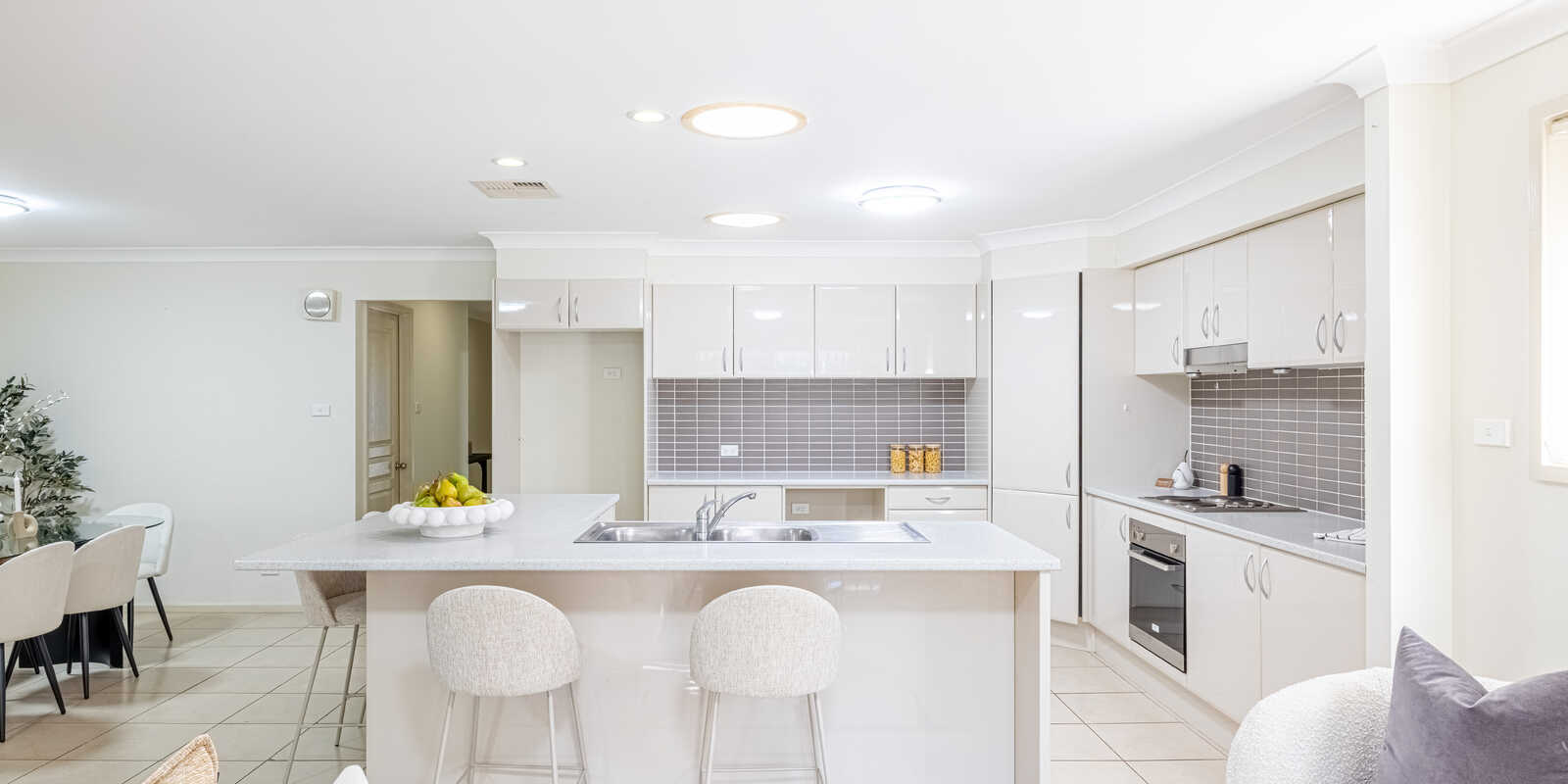 24 MATTHEWS SQUARE Ingleburn 24 MATTHEWS SQUARE Ingleburn