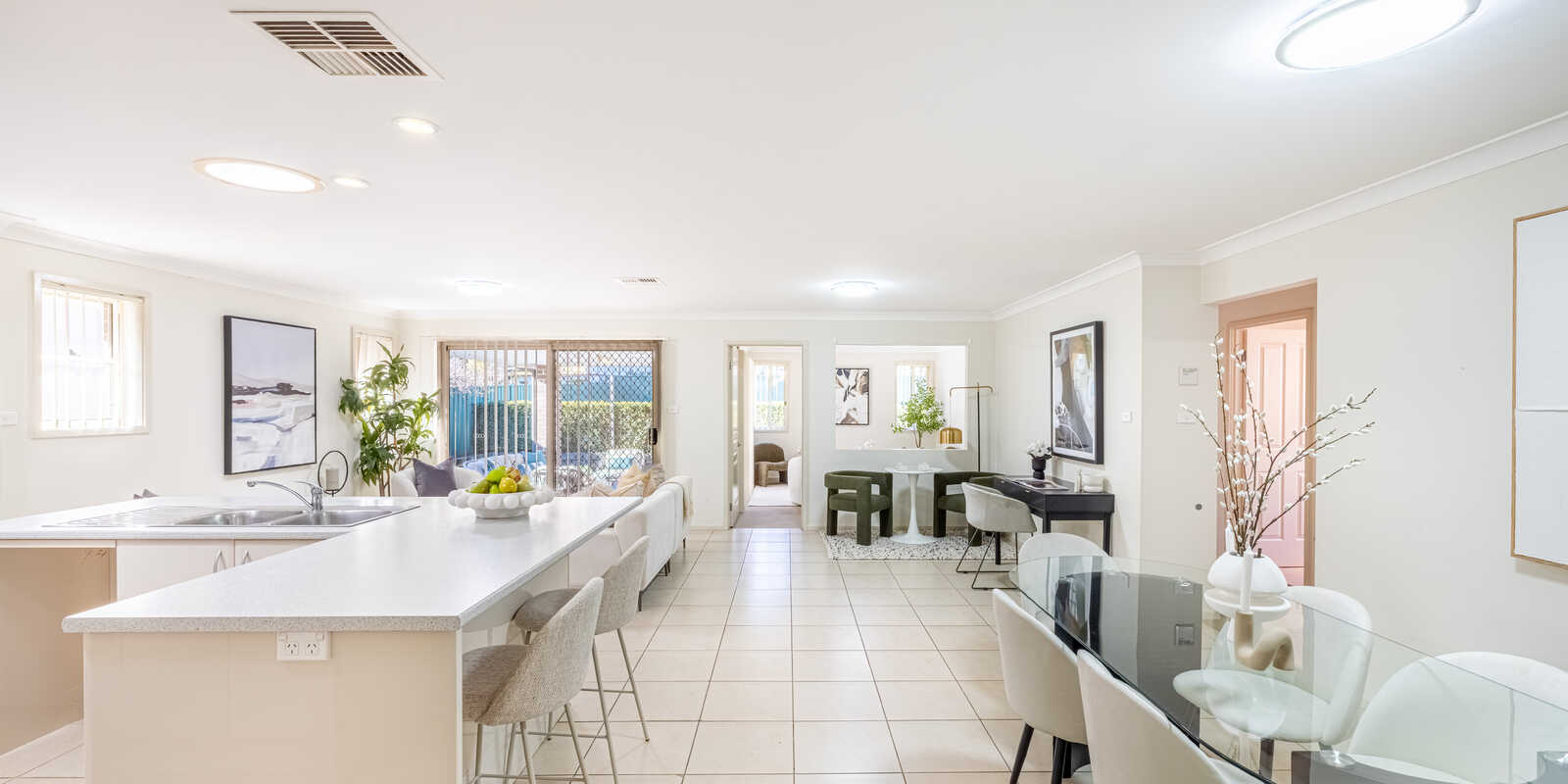 24 MATTHEWS SQUARE Ingleburn 24 MATTHEWS SQUARE Ingleburn