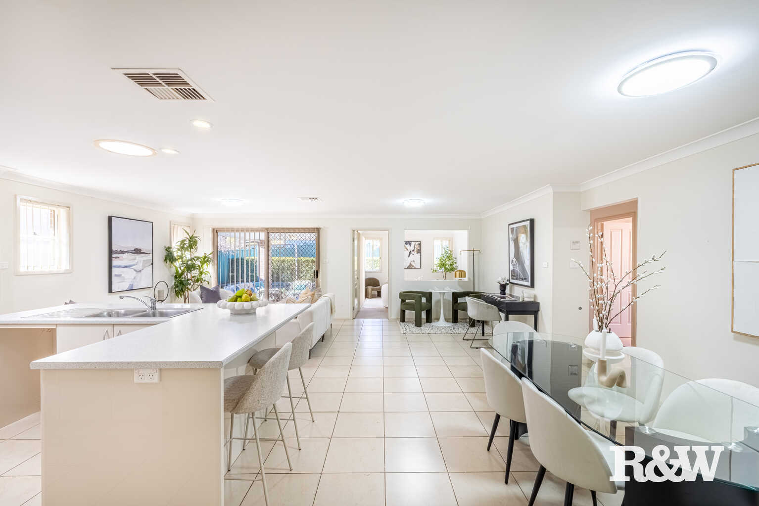 24 MATTHEWS SQUARE Ingleburn 24 MATTHEWS SQUARE Ingleburn