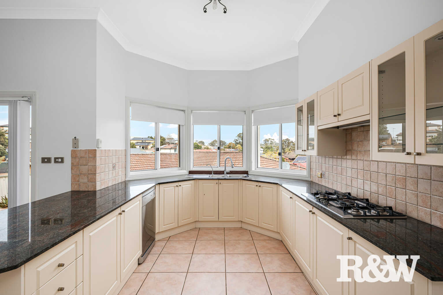 27 Explorers Way St Clair 27 Explorers Way St Clair