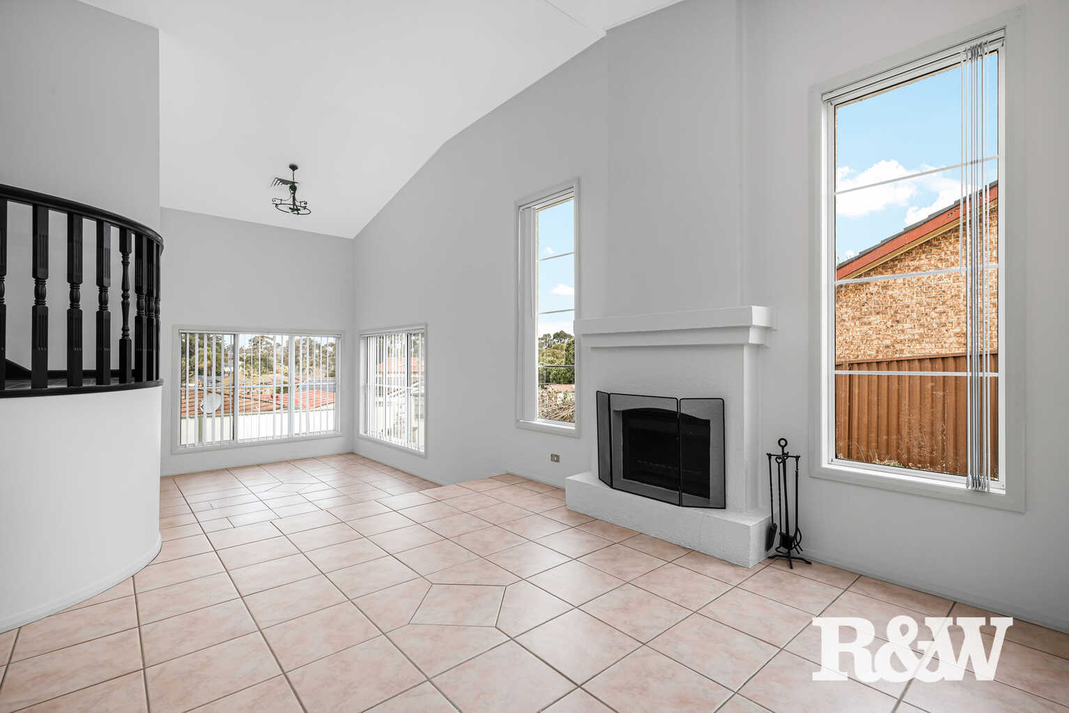 27 Explorers Way St Clair 27 Explorers Way St Clair