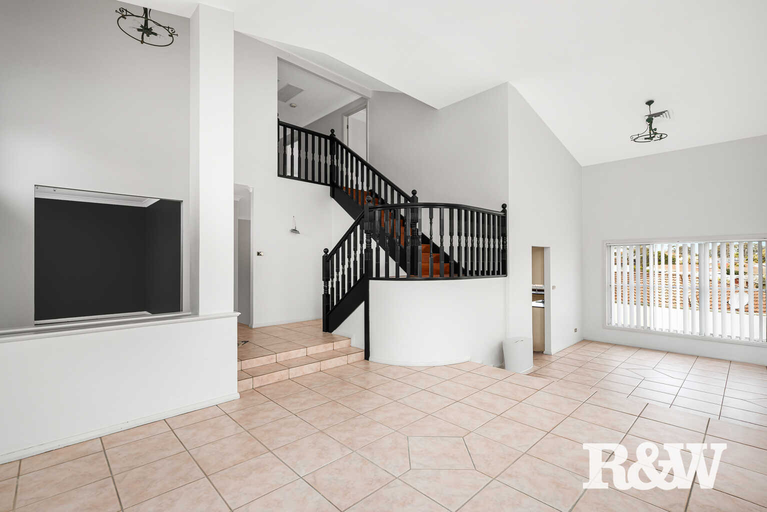 27 Explorers Way St Clair 27 Explorers Way St Clair