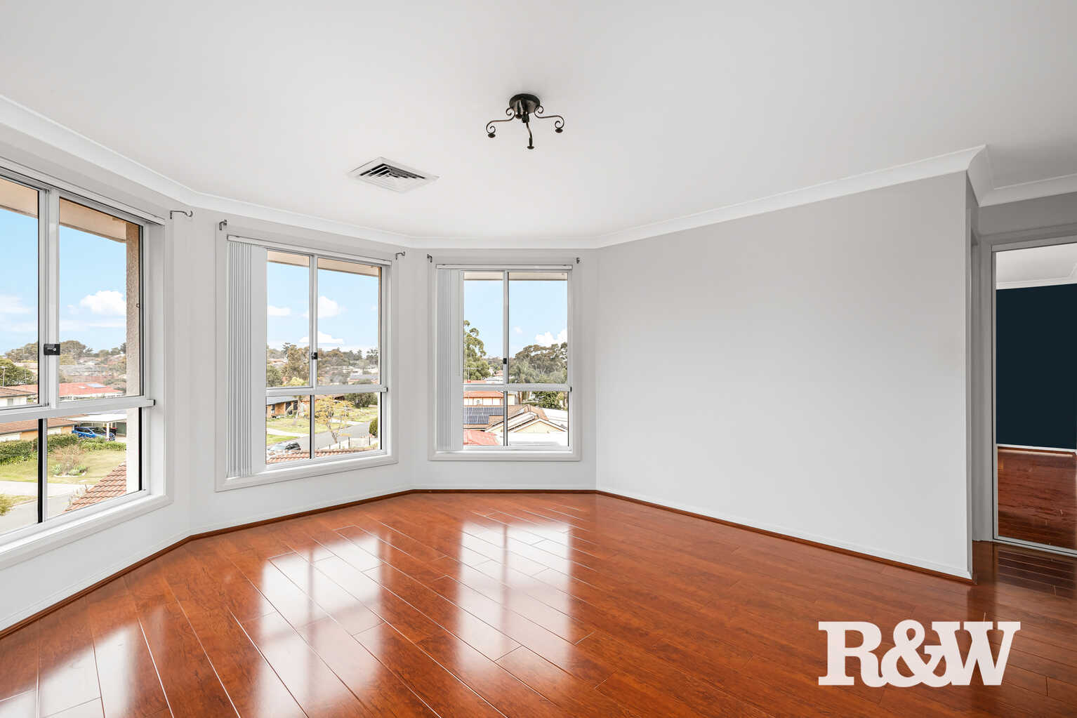 27 Explorers Way St Clair 27 Explorers Way St Clair