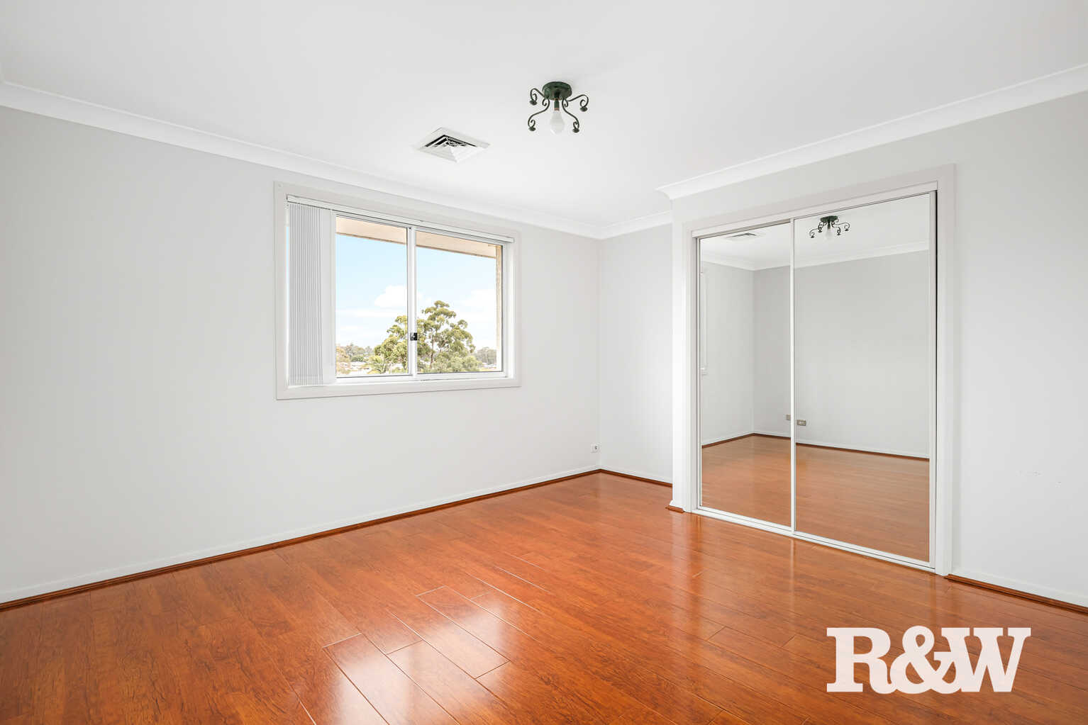27 Explorers Way St Clair 27 Explorers Way St Clair