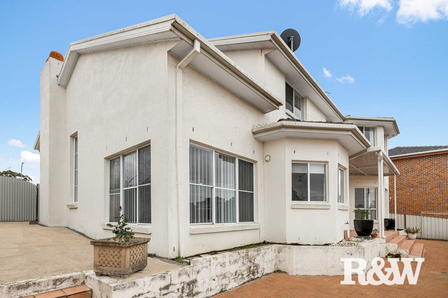 27 Explorers Way St Clair 27 Explorers Way St Clair