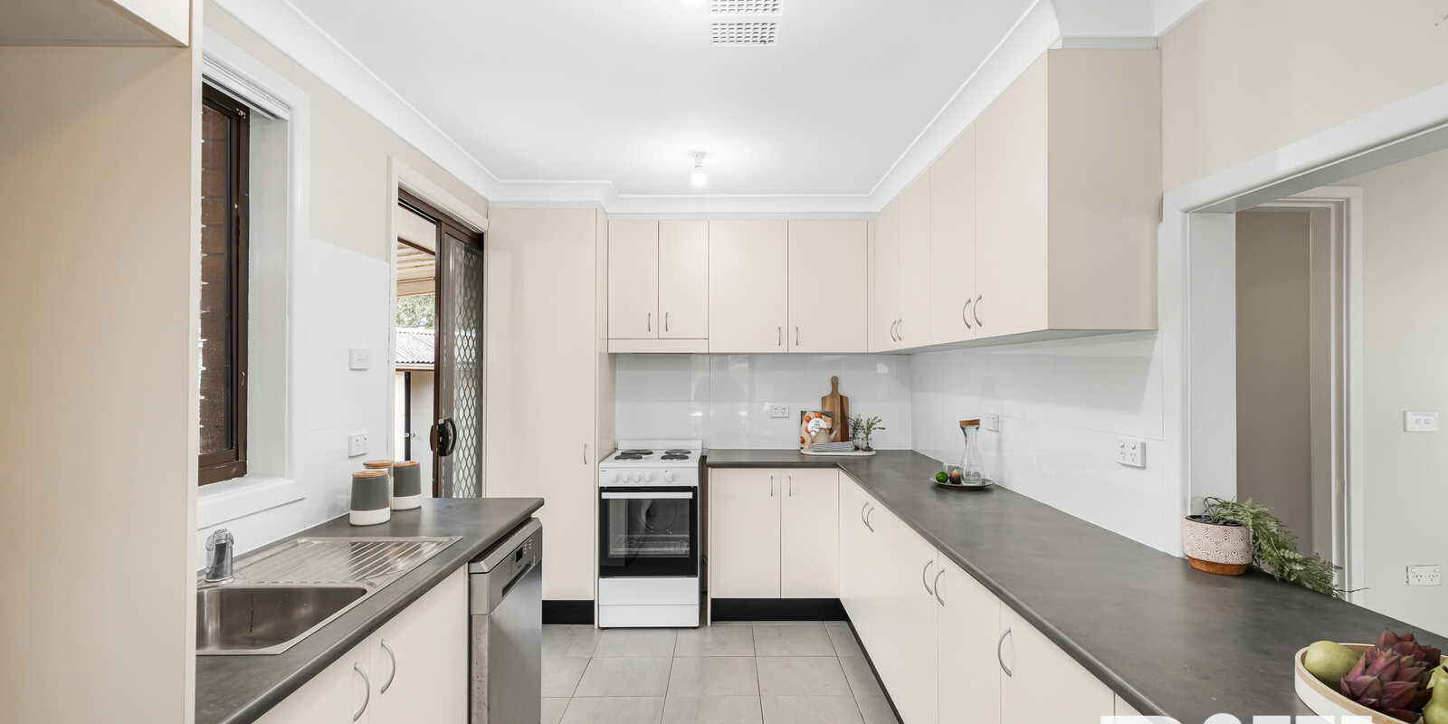 27 Niland Crescent Blackett 27 Niland Crescent Blackett
